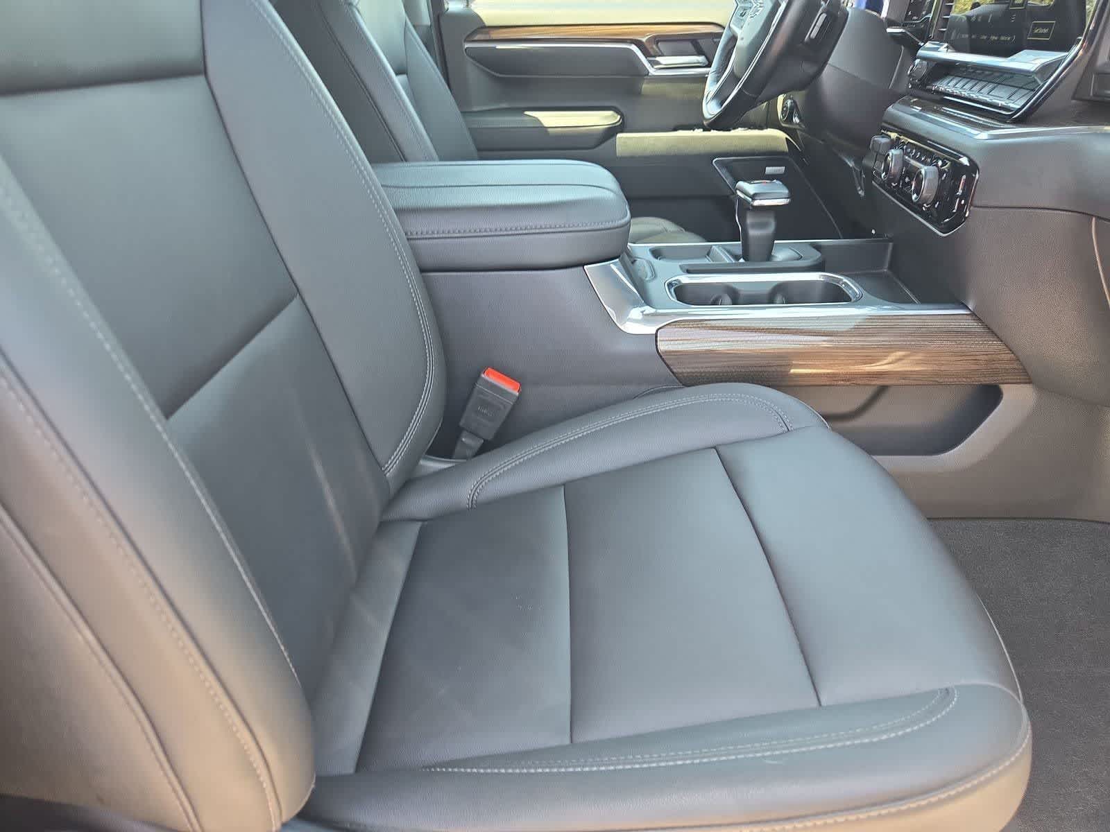 Thumbnail: 2024 Chevrolet Silverado 1500 - 18