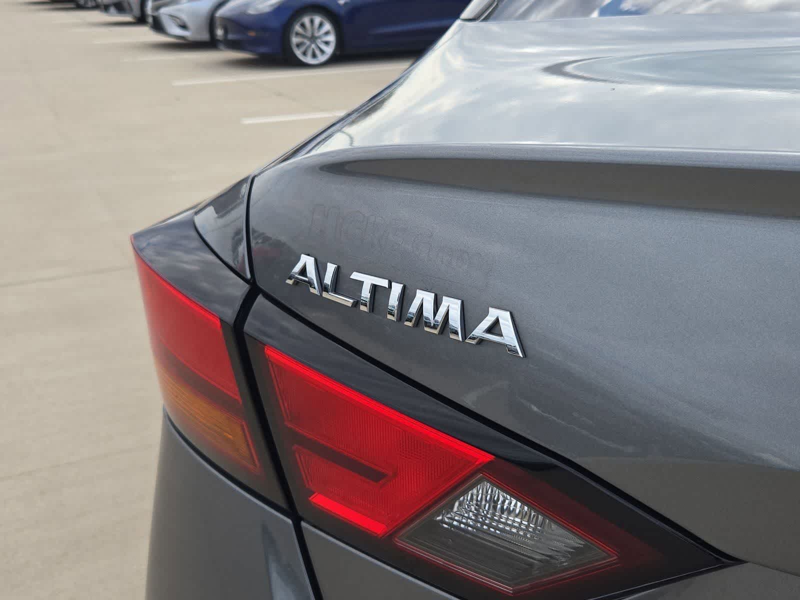 Thumbnail: 2022 Nissan Altima - 11