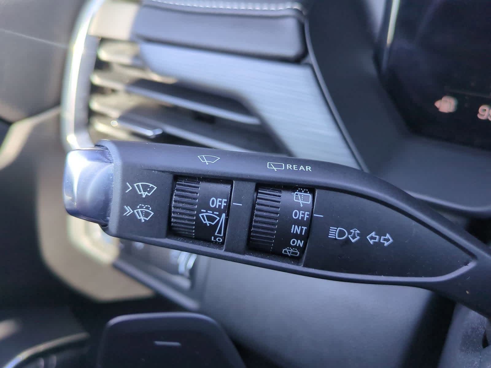 Thumbnail: 2025 GMC Acadia - 24