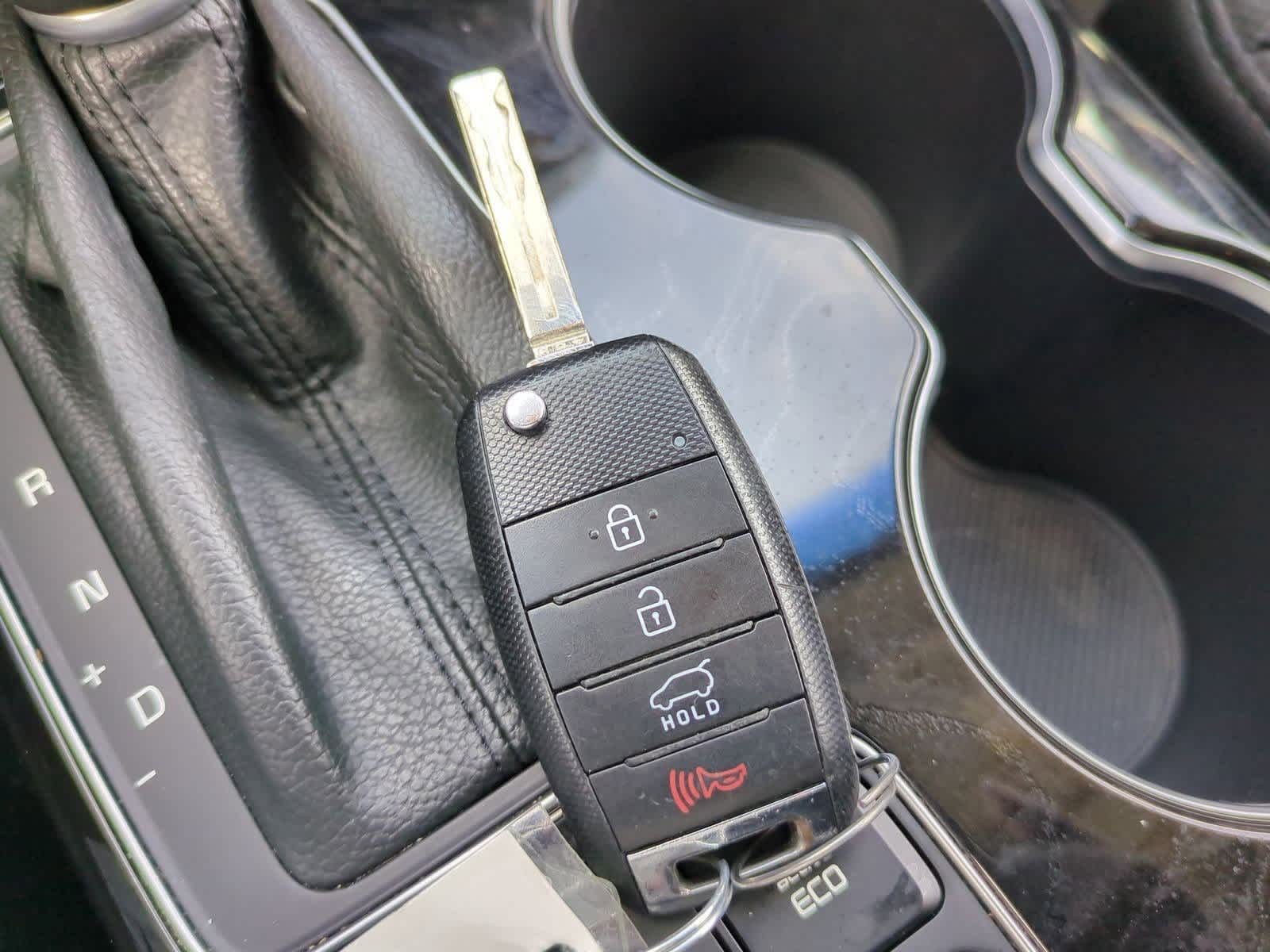 Thumbnail: 2014 Kia Sorento - 32