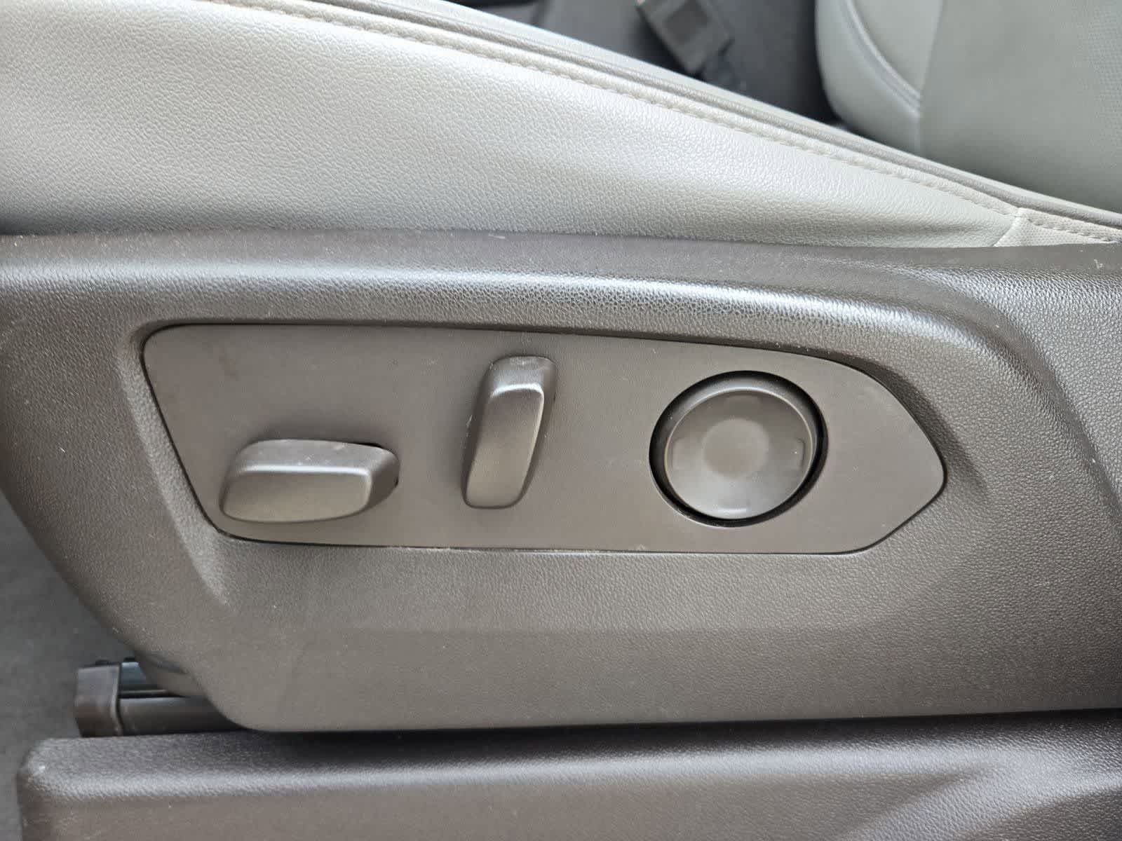 Thumbnail: 2021 GMC Yukon XL - 16