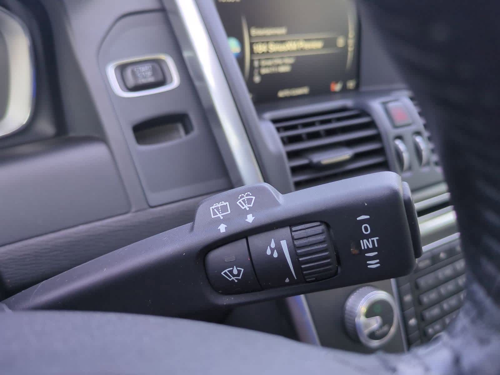 Thumbnail: 2016 Volvo XC60 - 25