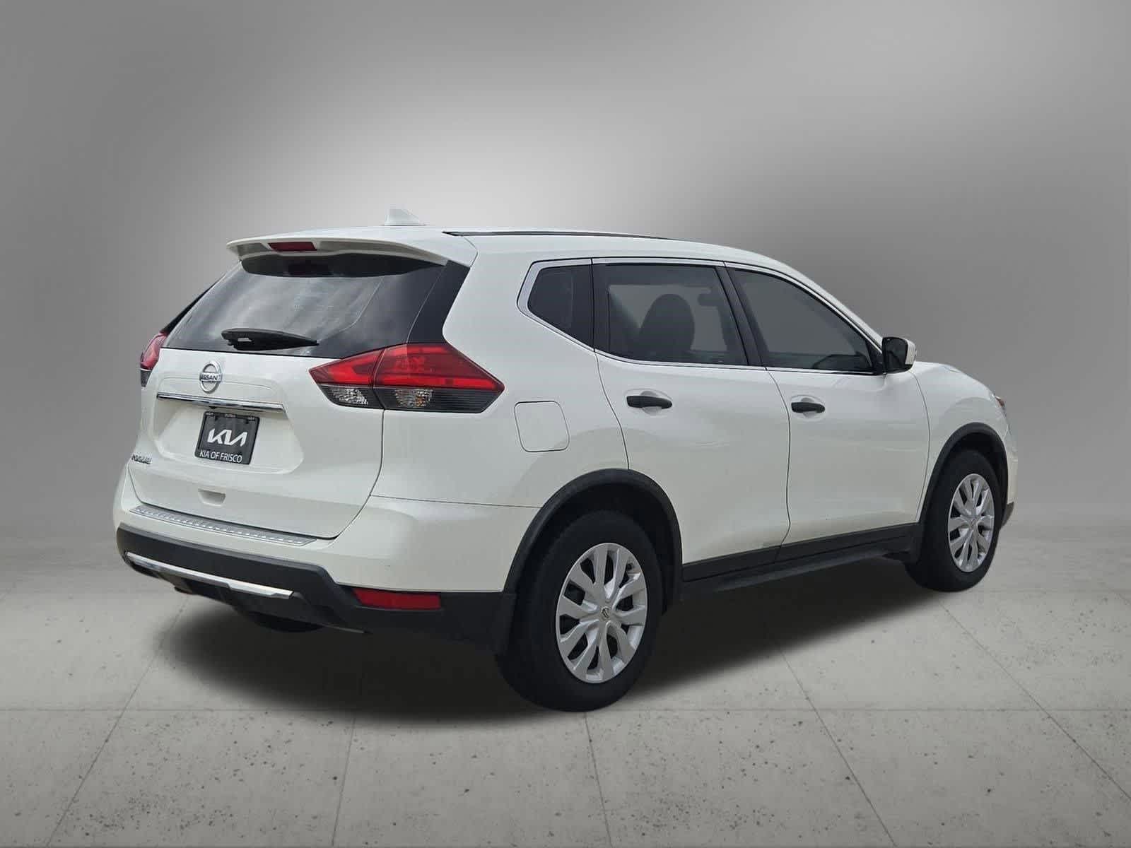 Thumbnail: 2017 Nissan Rogue - 6