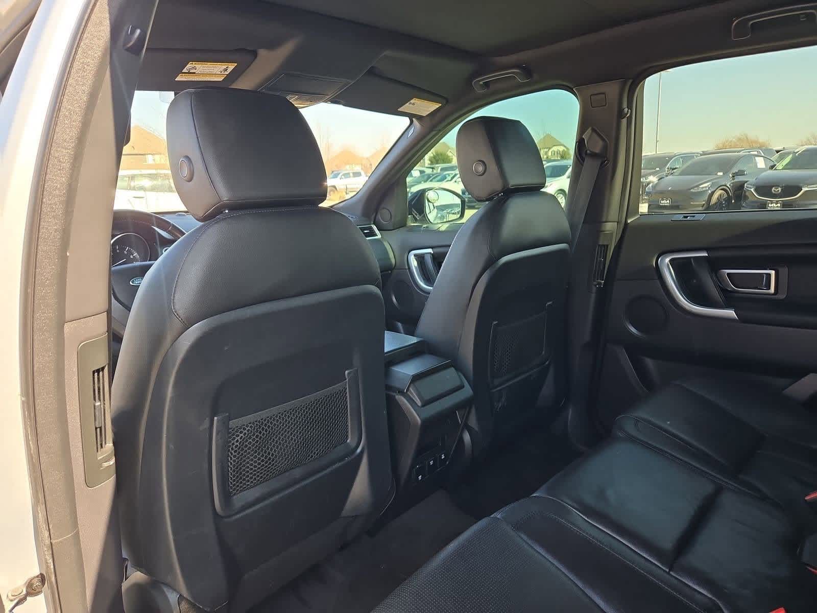 Thumbnail: 2015 Land Rover Discovery Sport - 18