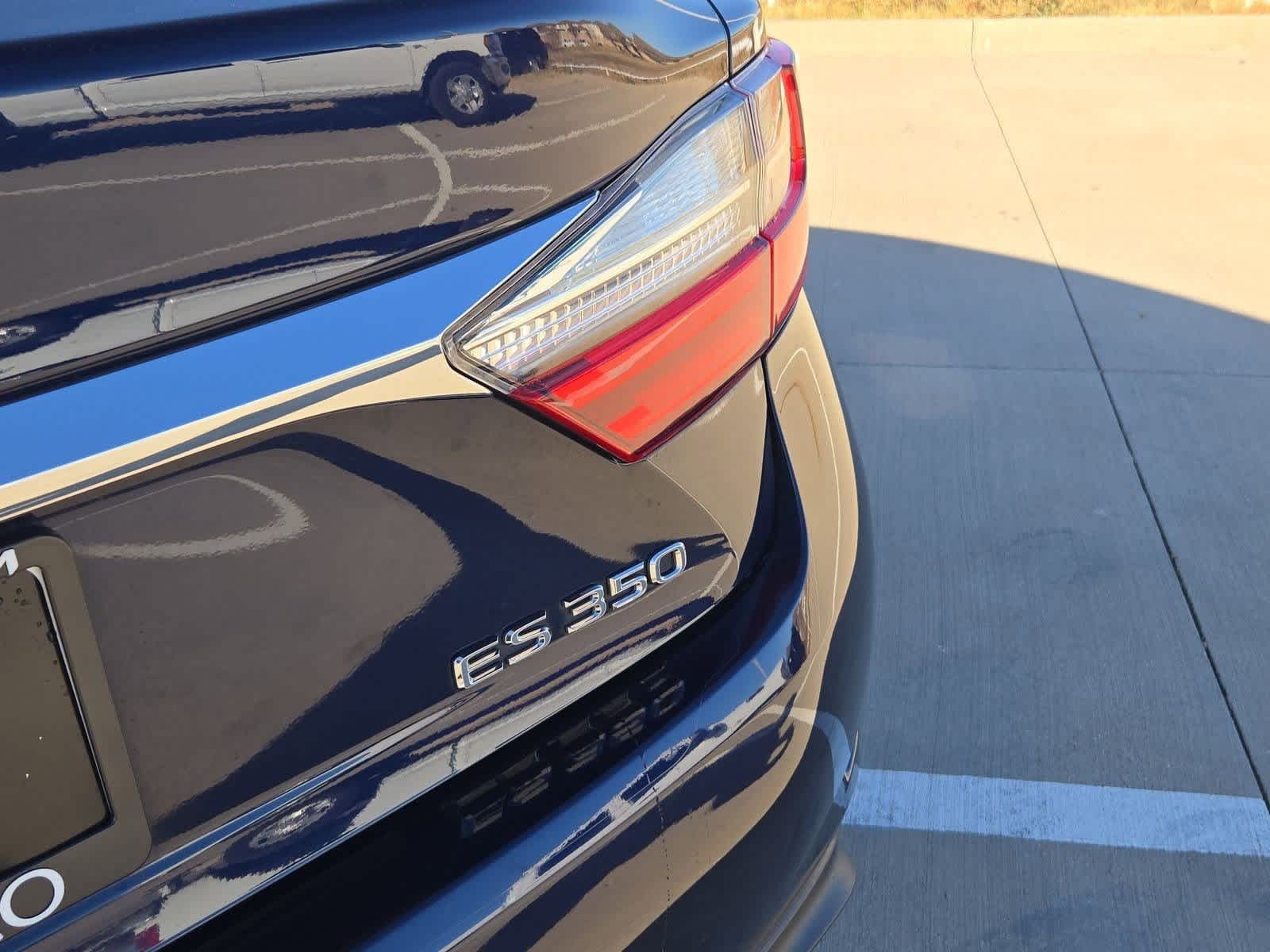 Thumbnail: 2017 Lexus ES - 12