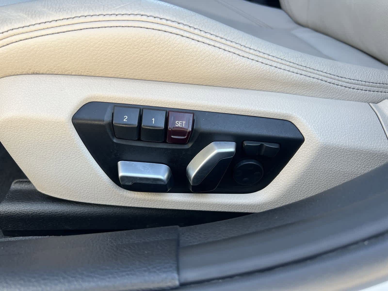 Thumbnail: 2018 BMW 3 Series - 23