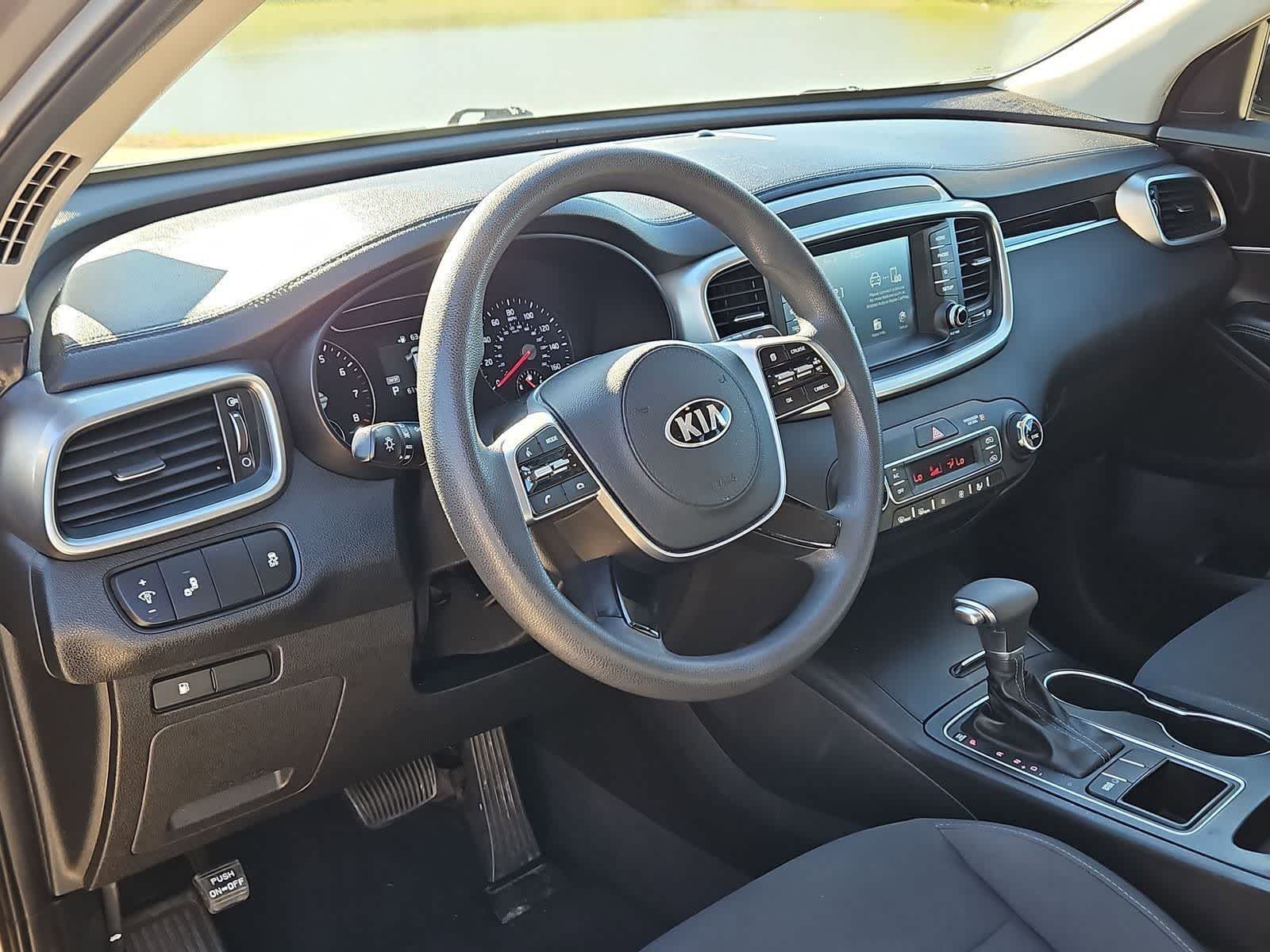 Thumbnail: 2019 Kia Sorento - 2