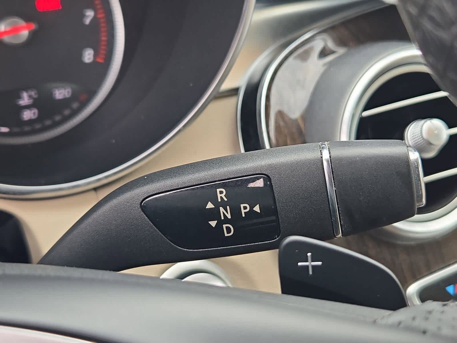 Thumbnail: 2015 Mercedes-Benz C-Class - 32