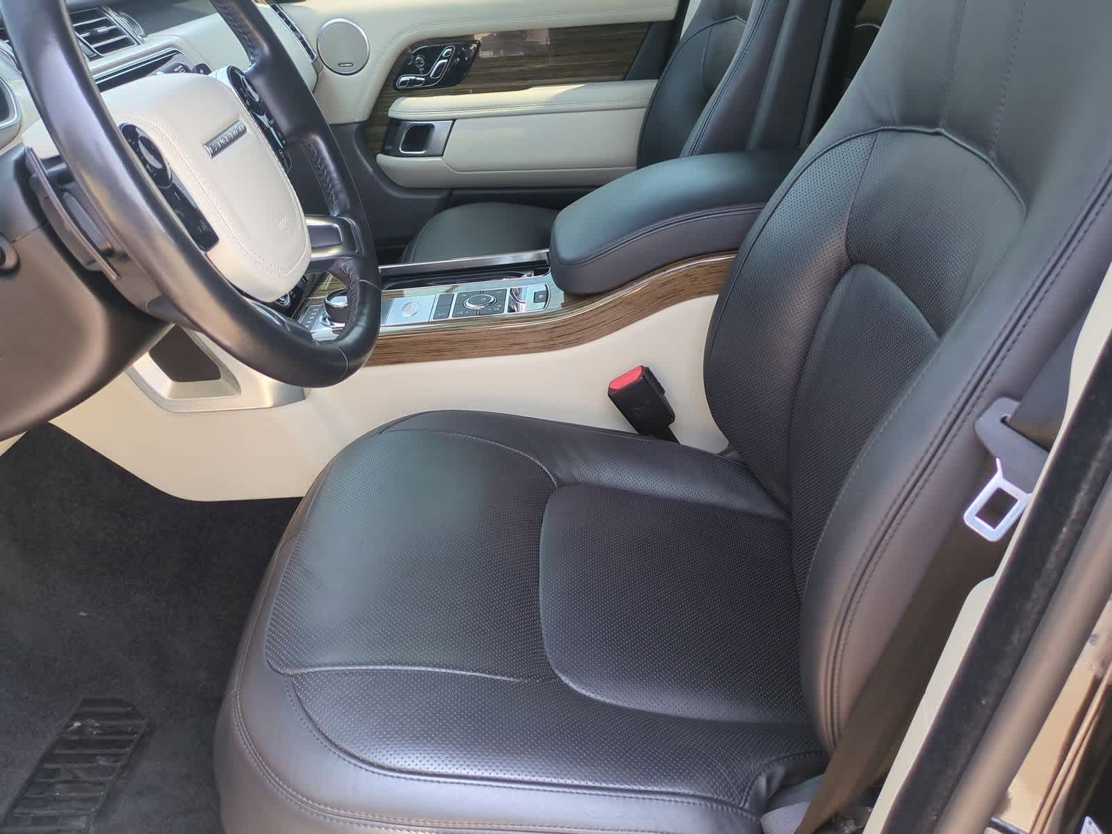 Thumbnail: 2019 Land Rover Range Rover - 15