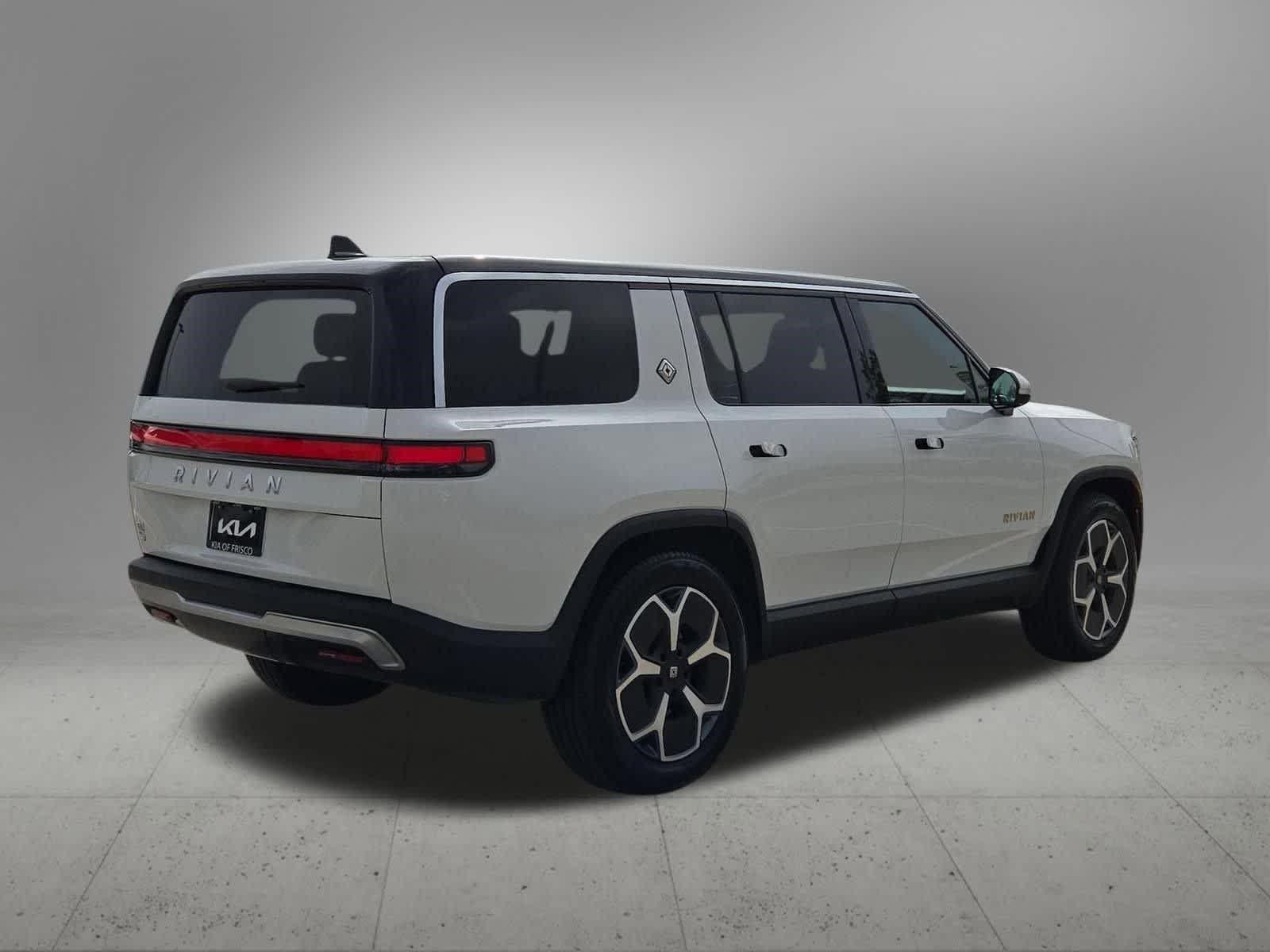 Thumbnail: 2023 Rivian R1S - 6