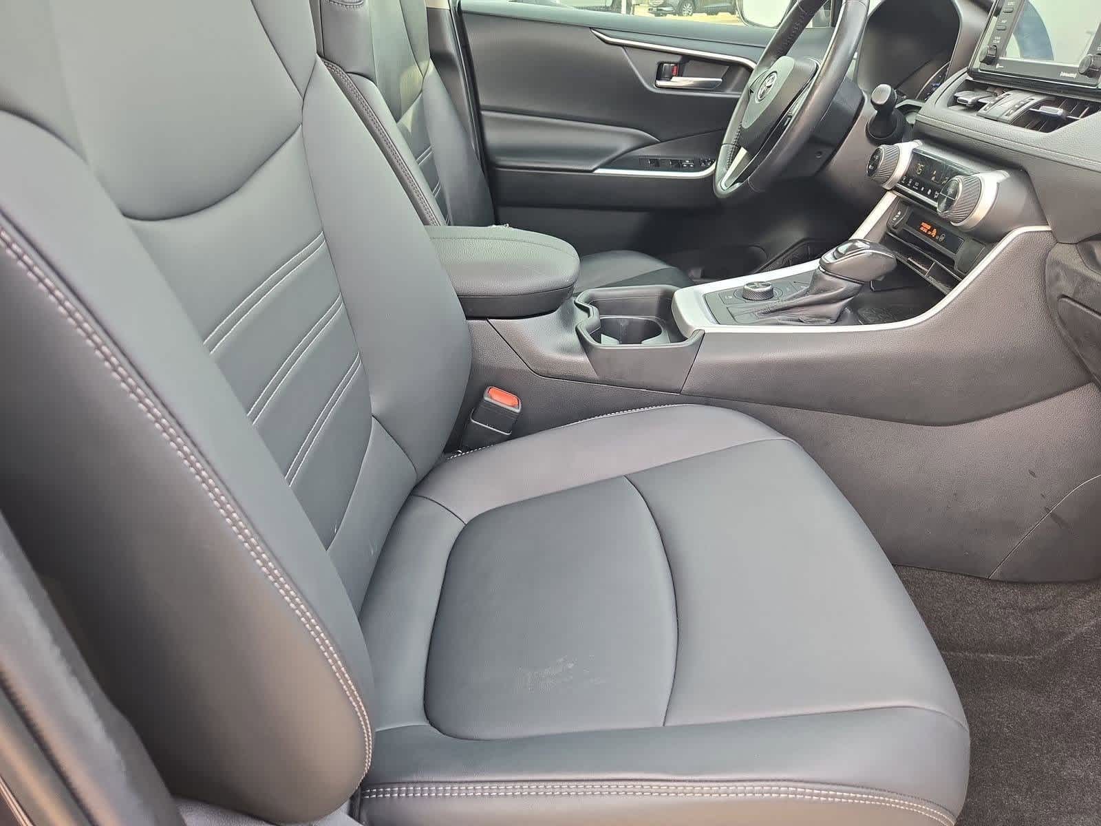 Thumbnail: 2021 Toyota RAV4 - 22