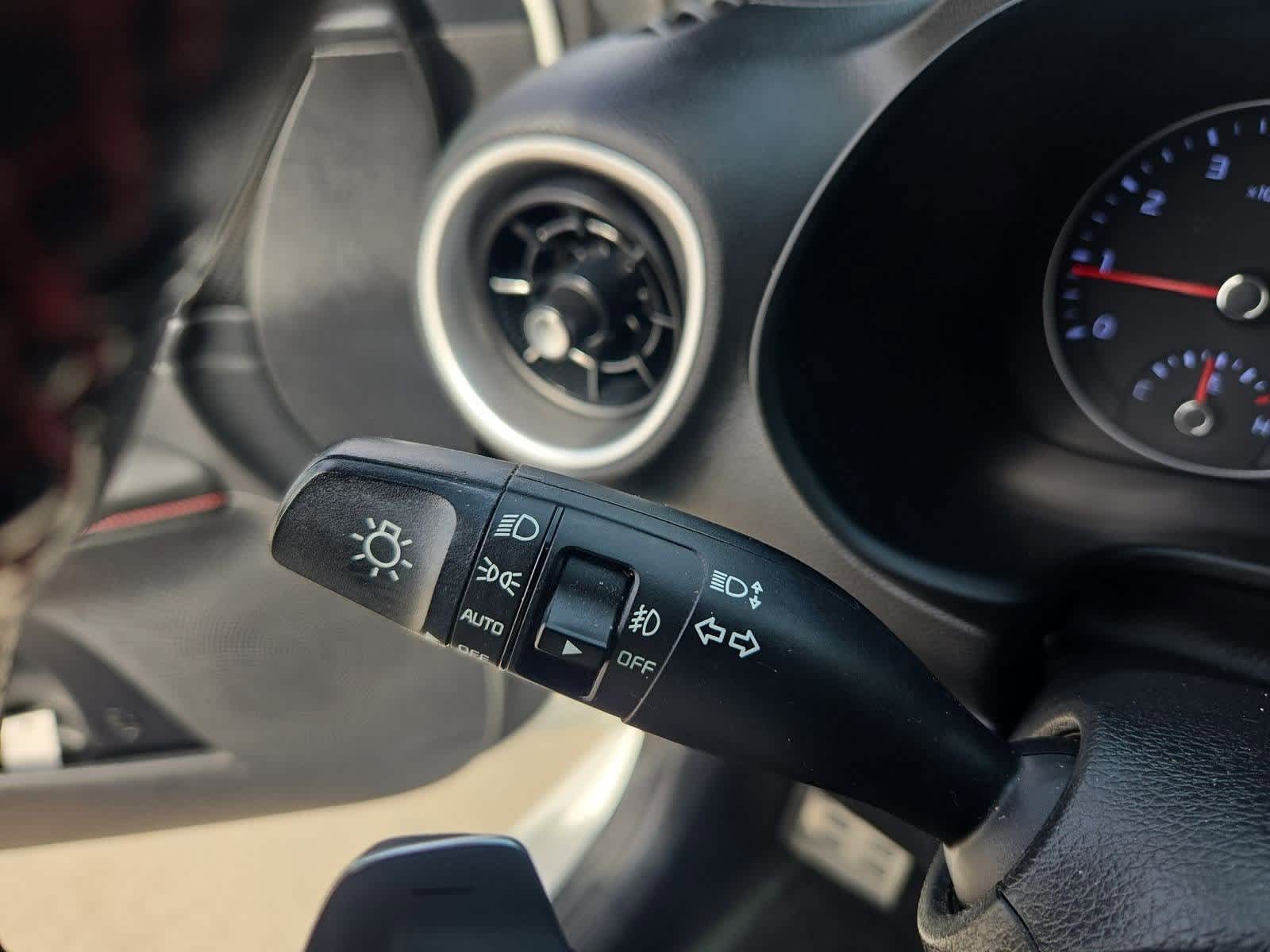 Thumbnail: 2020 Kia Forte - 26