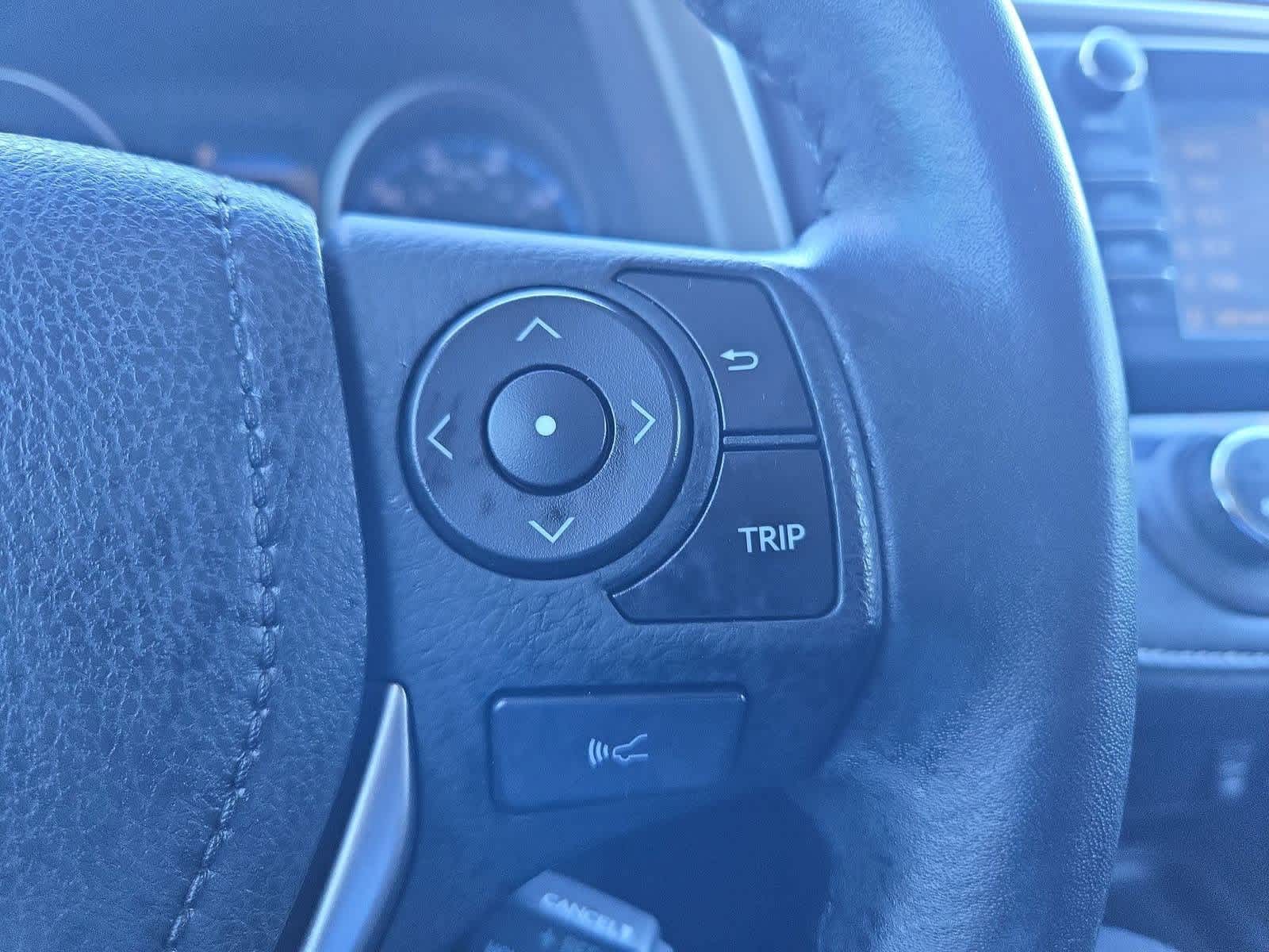 Thumbnail: 2018 Toyota RAV4 - 26