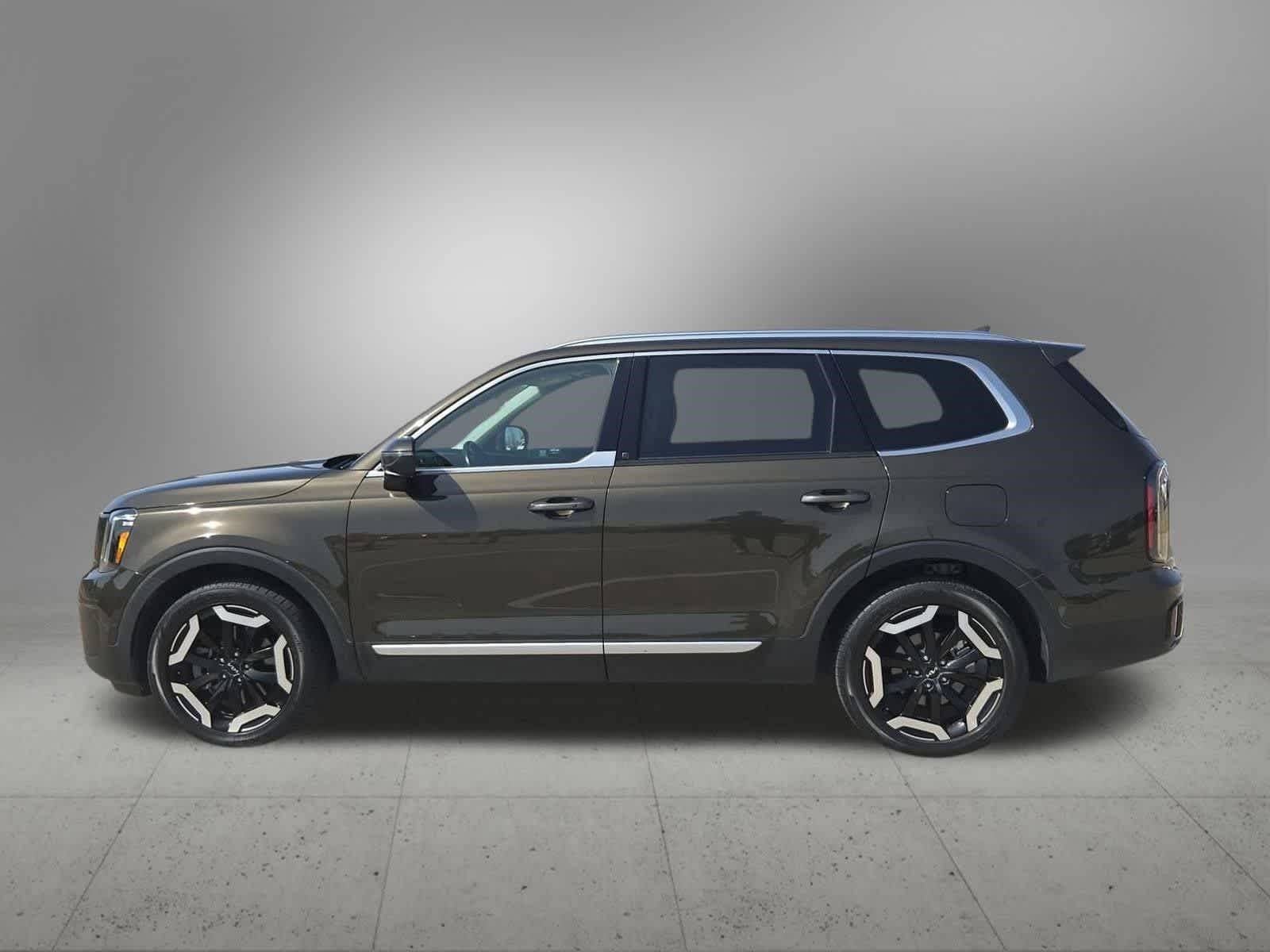 Thumbnail: 2023 Kia Telluride - 3