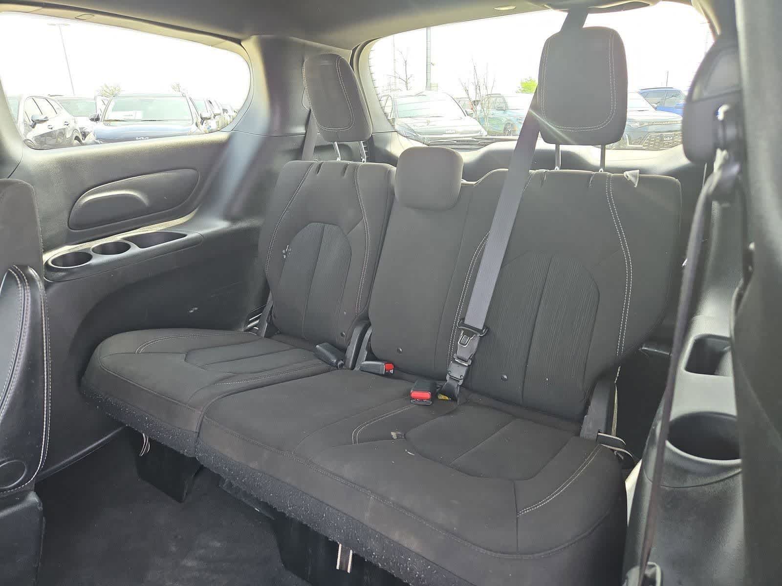 Thumbnail: 2021 Chrysler Pacifica - 33