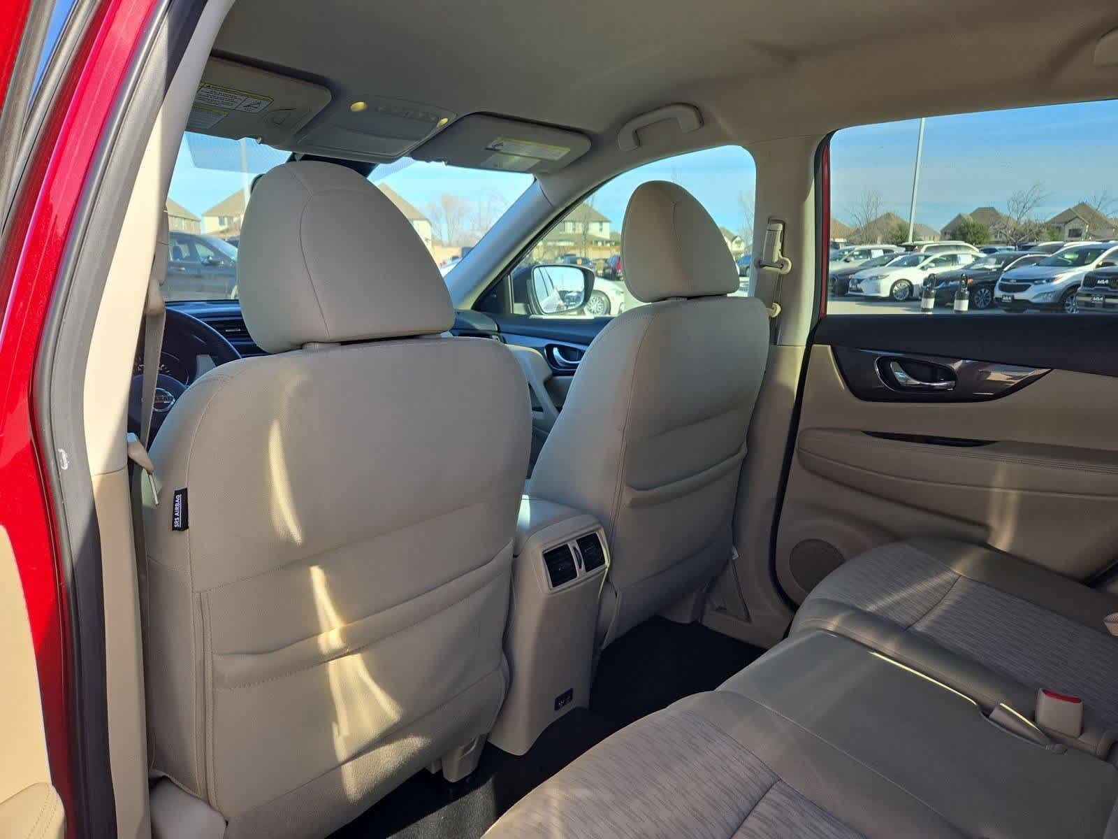 Thumbnail: 2019 Nissan Rogue - 17