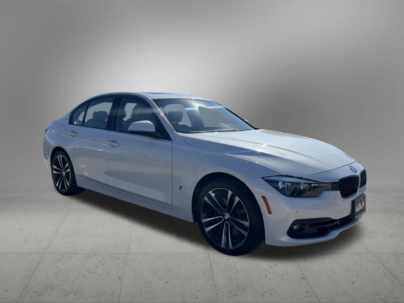 Thumbnail: 2018 BMW 3 Series - 14