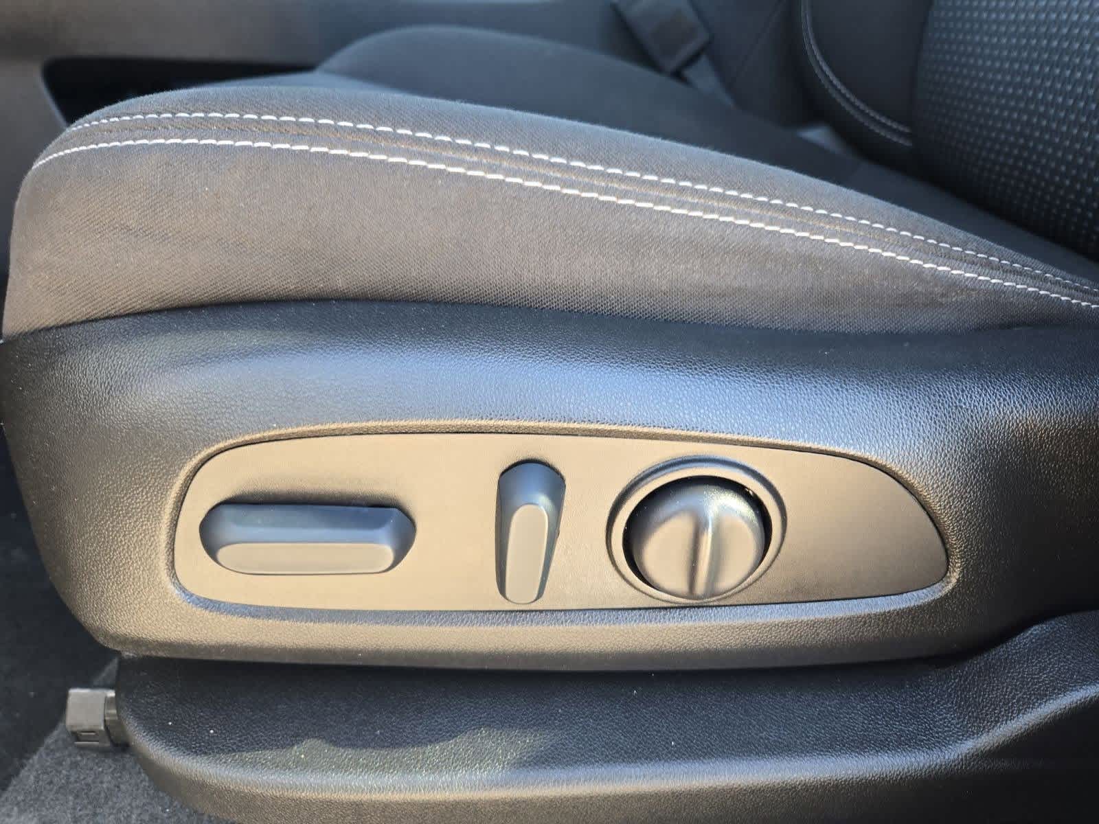 Thumbnail: 2022 GMC Terrain - 16