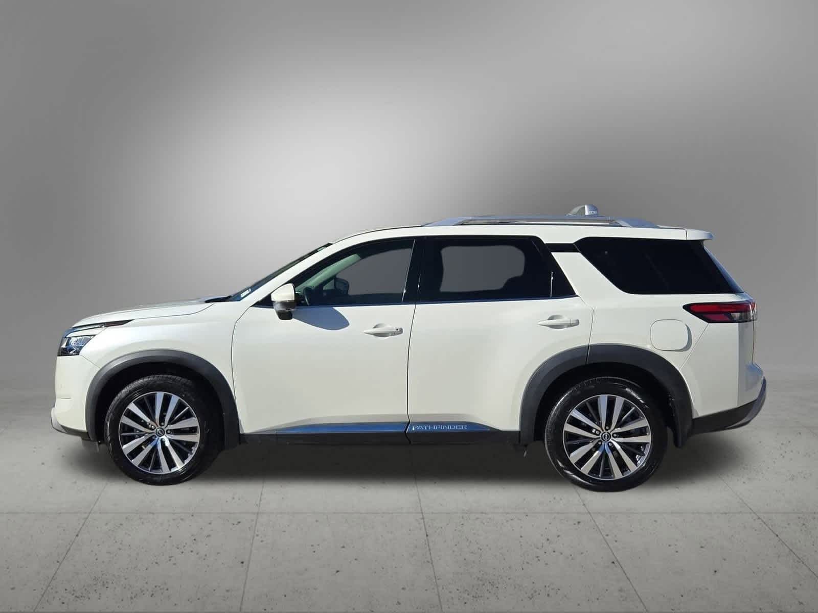 Thumbnail: 2022 Nissan Pathfinder - 3