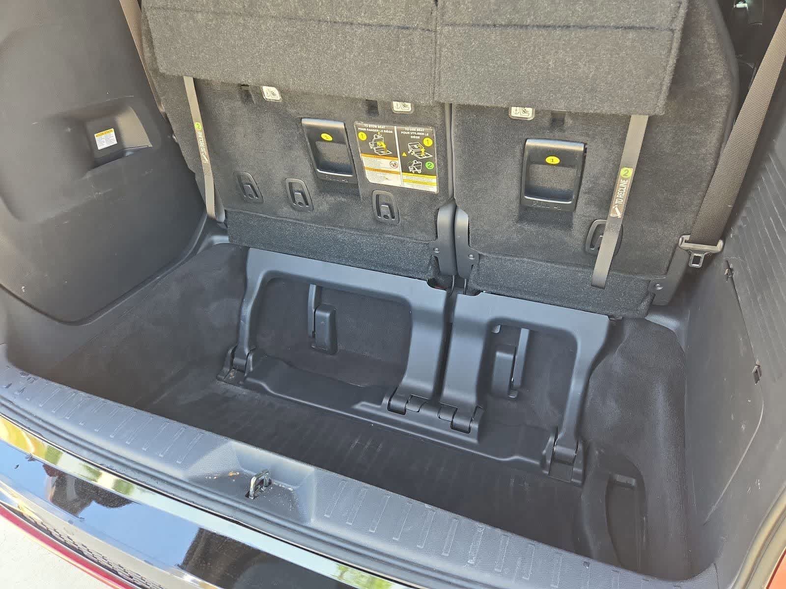 Thumbnail: 2025 Toyota Sienna - 32
