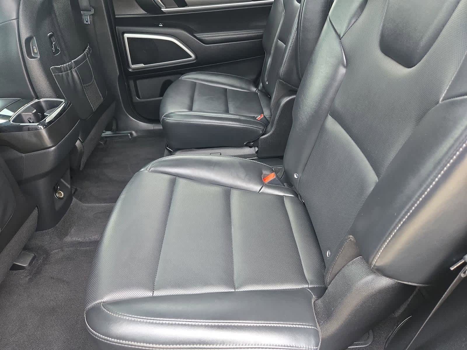 Thumbnail: 2021 Kia Telluride - 19