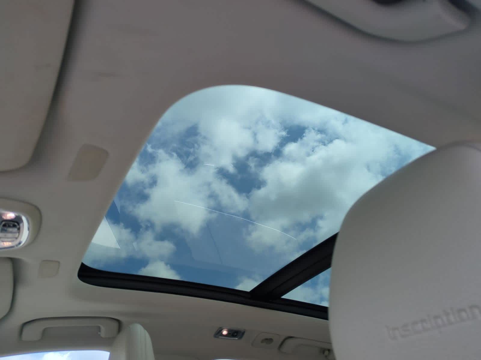 Thumbnail: 2019 Volvo XC60 - 18