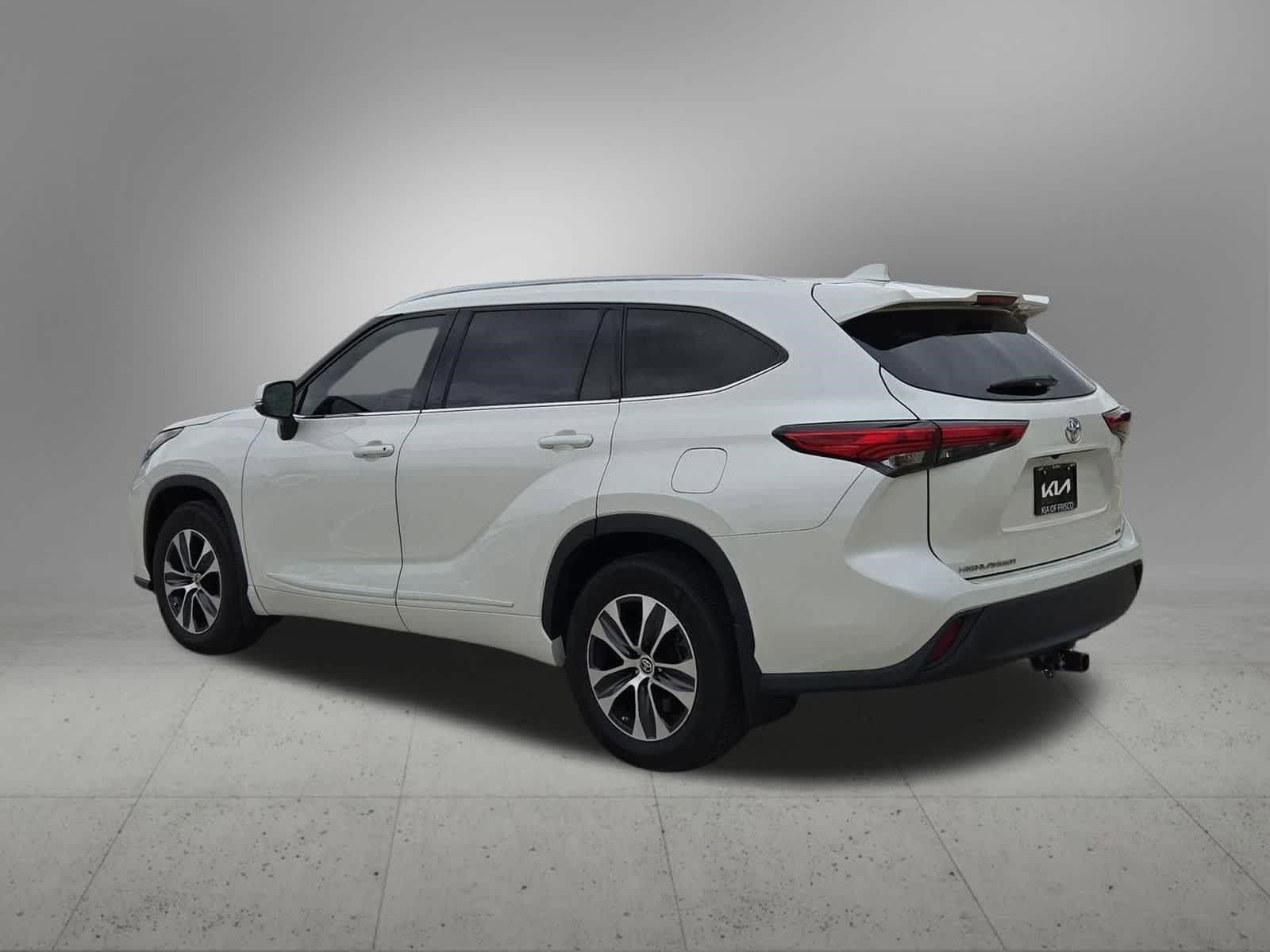 Thumbnail: 2021 Toyota Highlander - 4