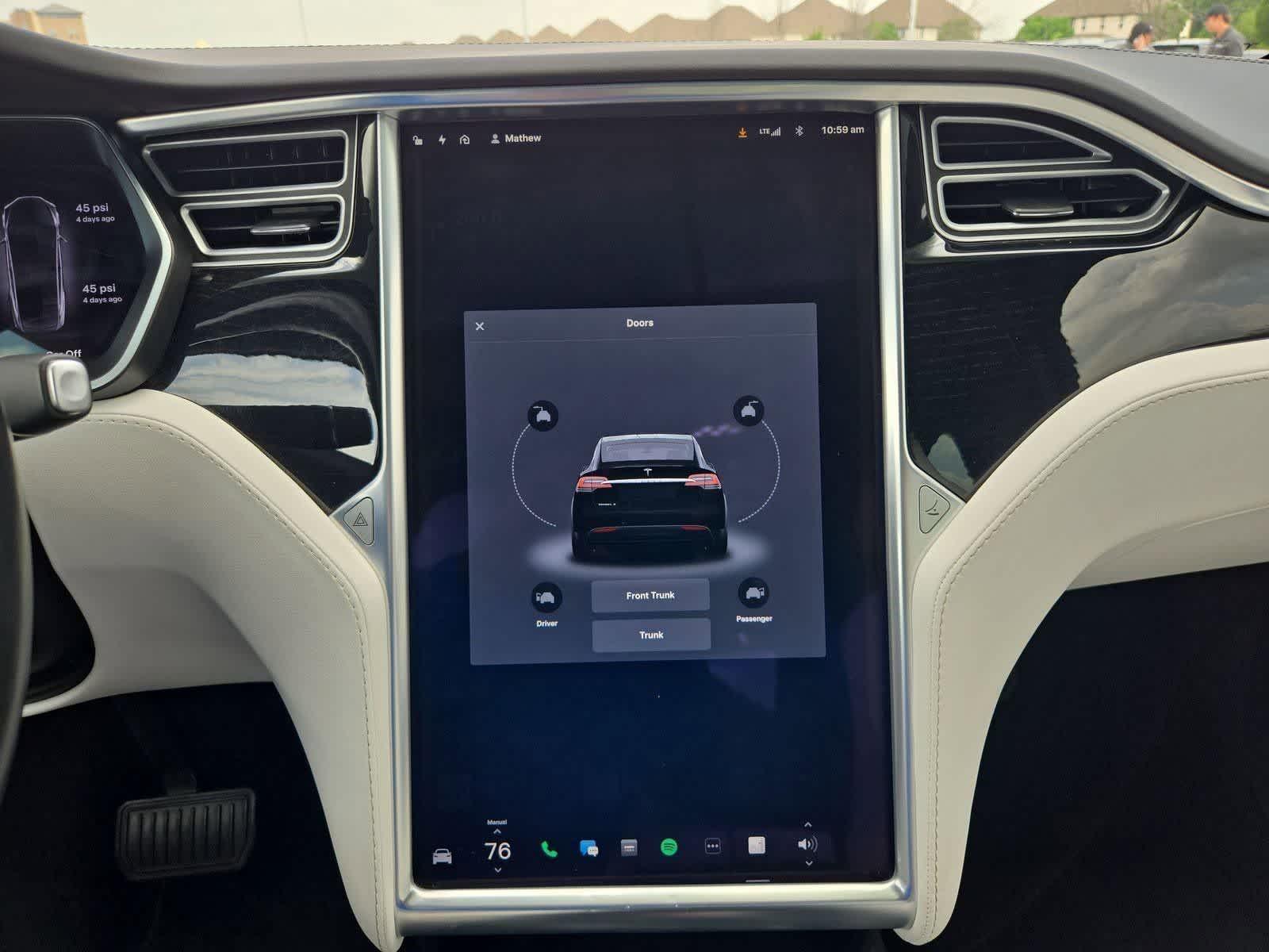 Thumbnail: 2018 Tesla Model X - 24