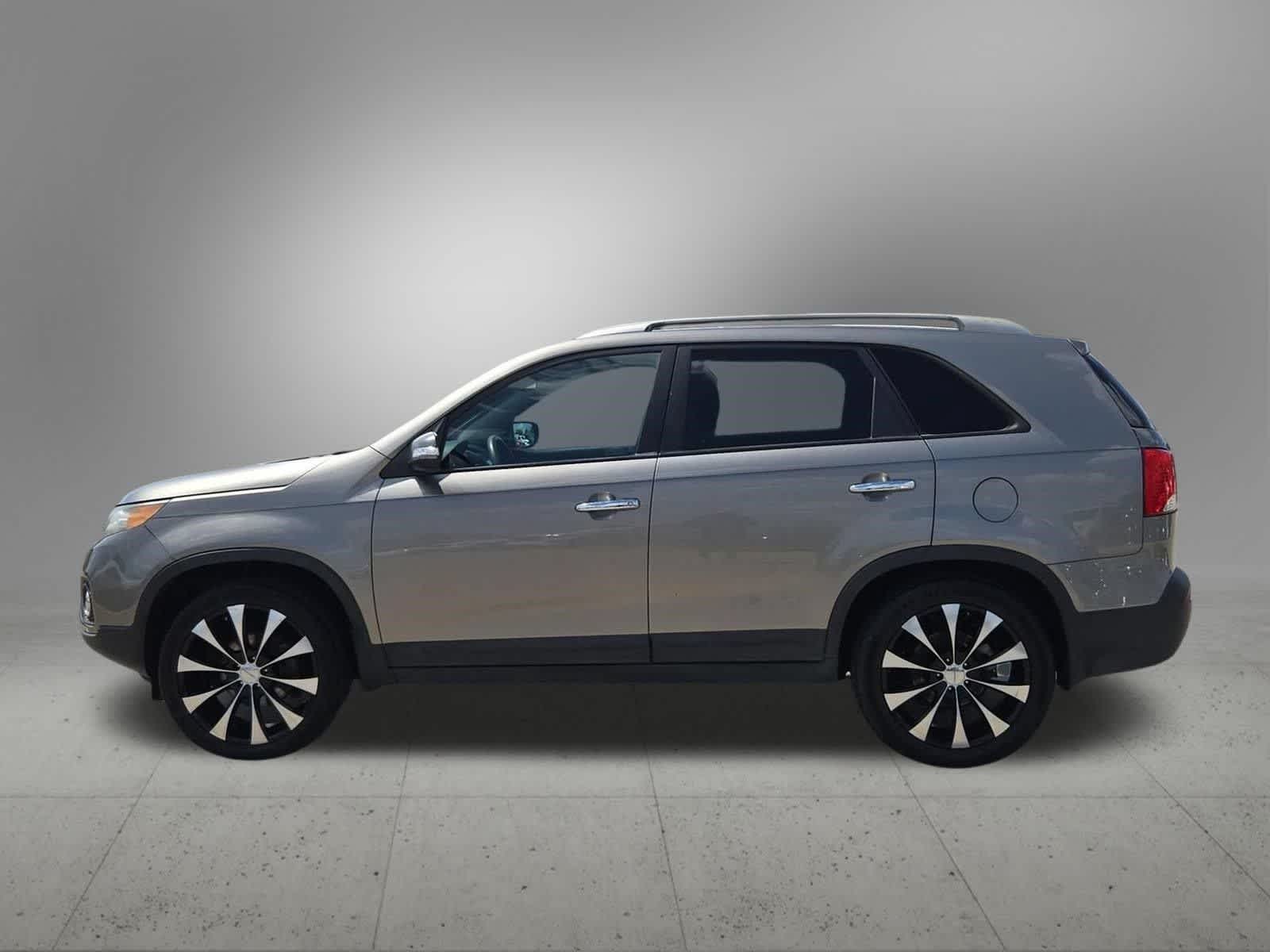 Thumbnail: 2013 Kia Sorento - 3