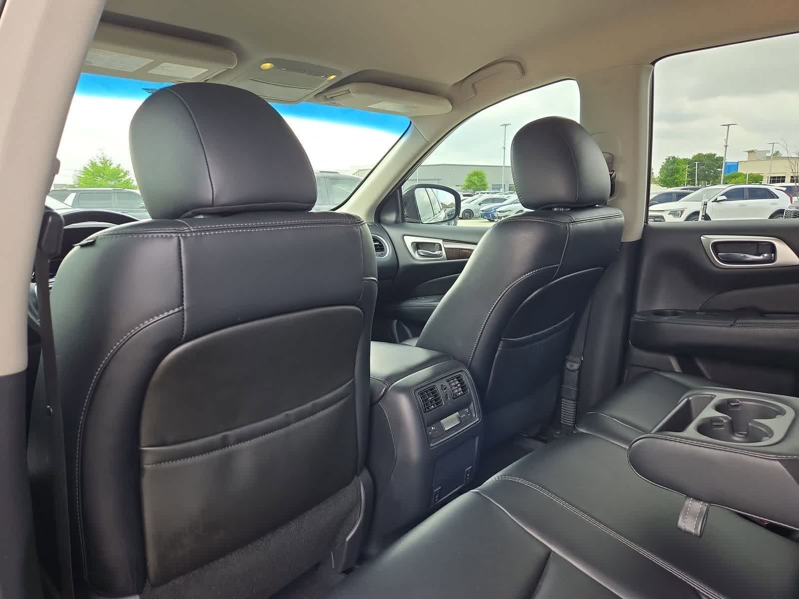 Thumbnail: 2014 Nissan Pathfinder - 17