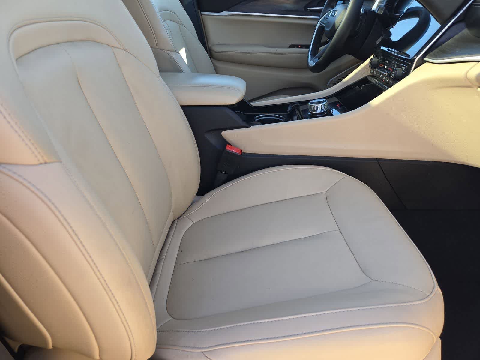 Thumbnail: 2022 Jeep Grand Cherokee - 21