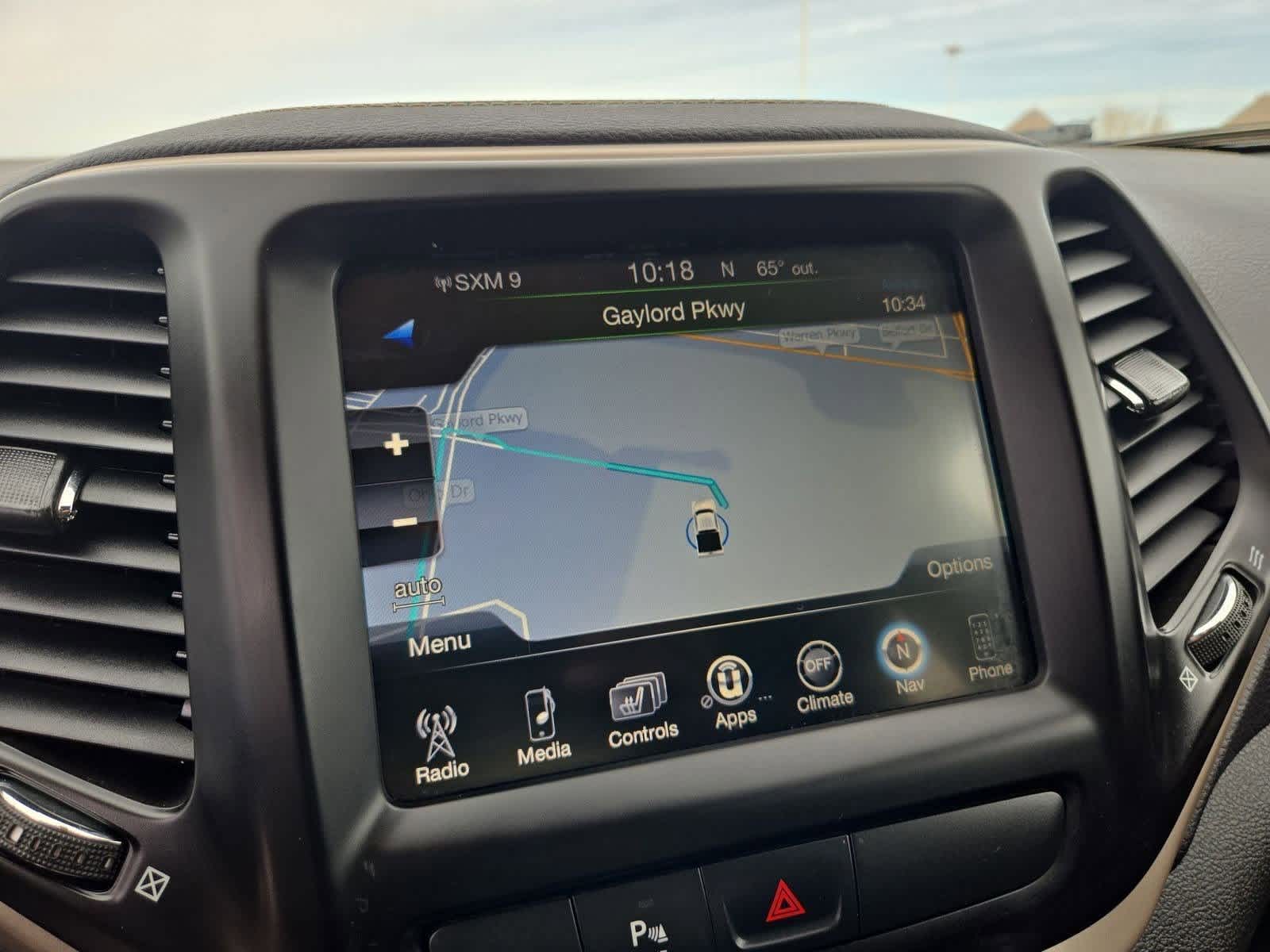 Thumbnail: 2018 Jeep Cherokee - 28