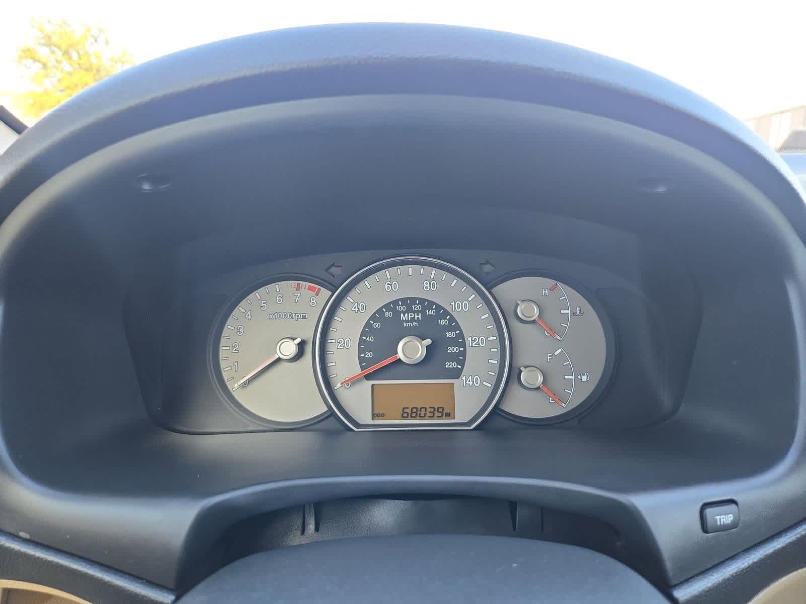 Thumbnail: 2007 Kia Rondo - 32