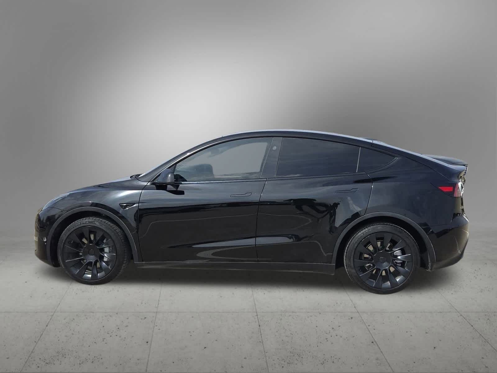 Thumbnail: 2023 Tesla Model Y - 3