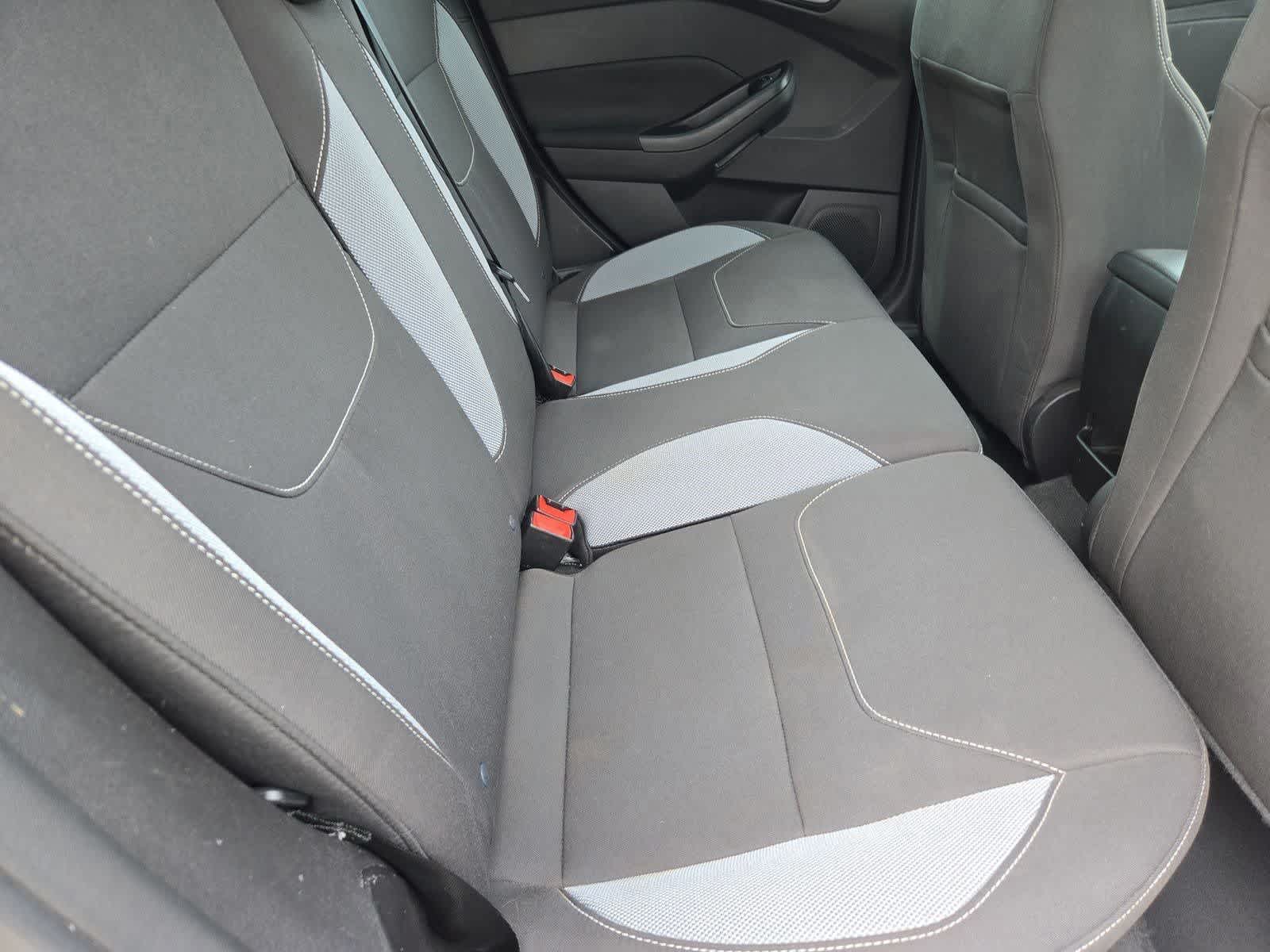 Thumbnail: 2015 Ford Focus - 18