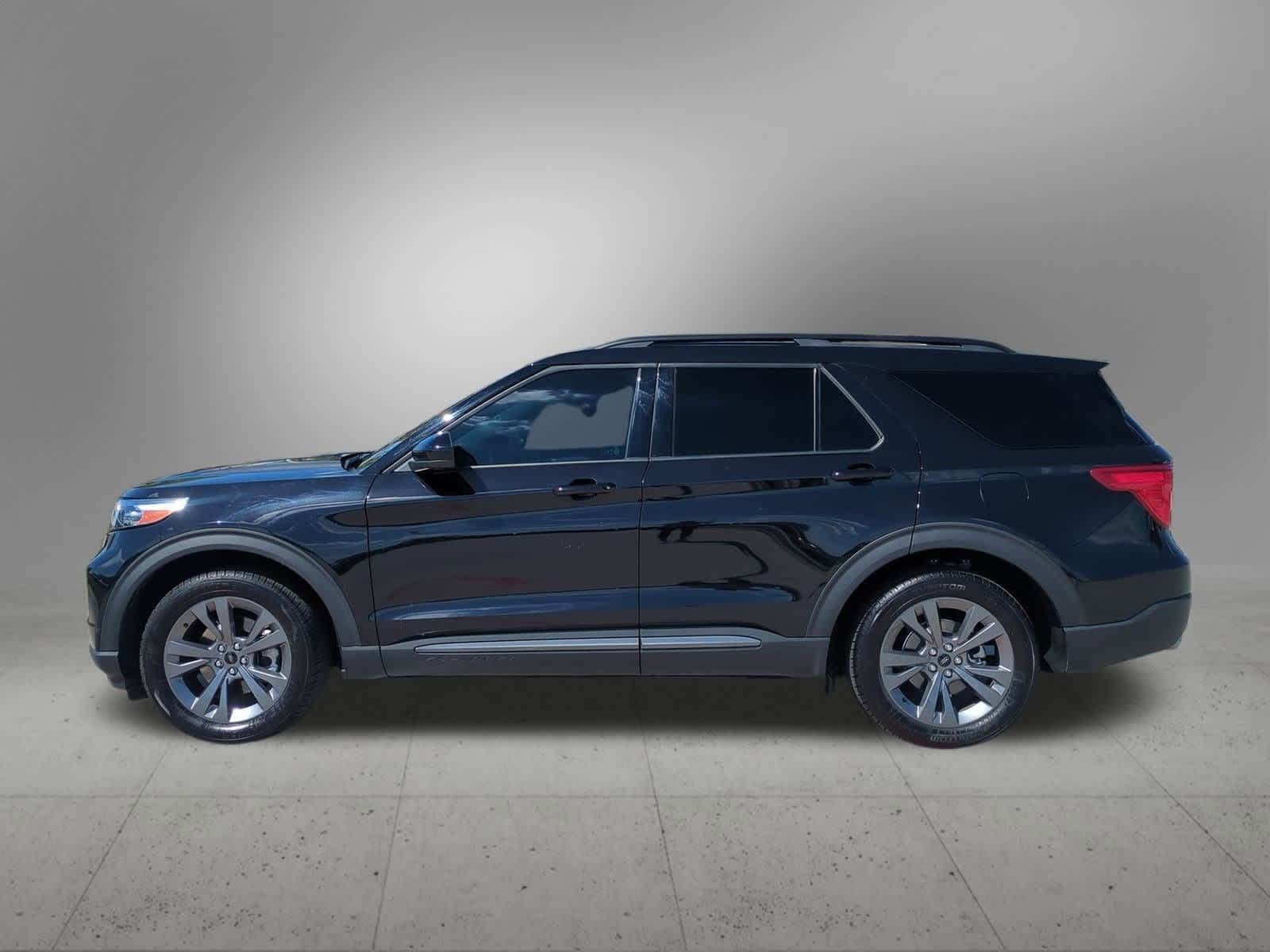 Thumbnail: 2022 Ford Explorer - 3