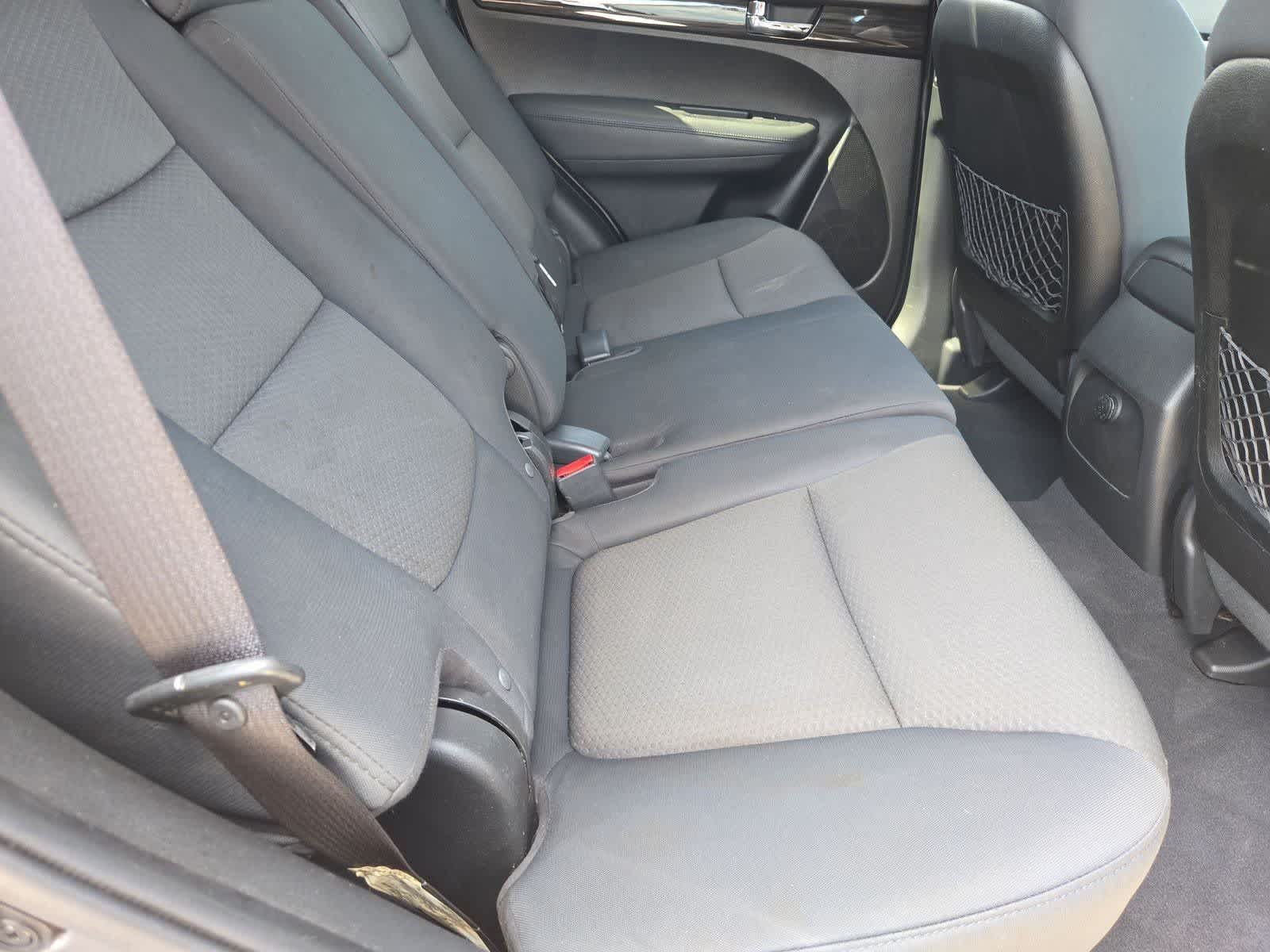 Thumbnail: 2013 Kia Sorento - 18