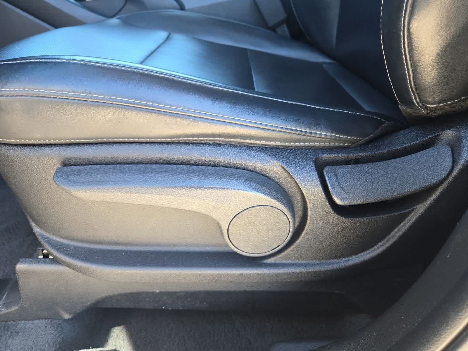 Thumbnail: 2022 Kia Telluride - 16