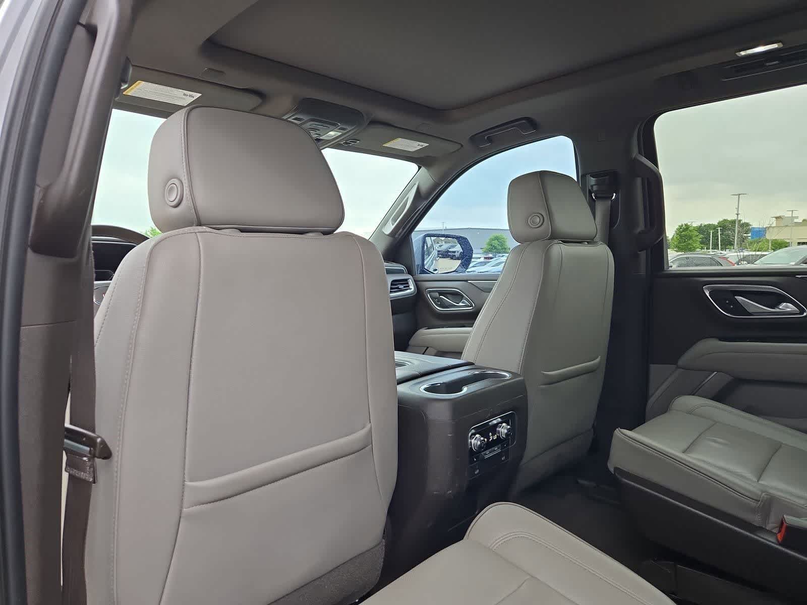 Thumbnail: 2021 GMC Yukon XL - 17