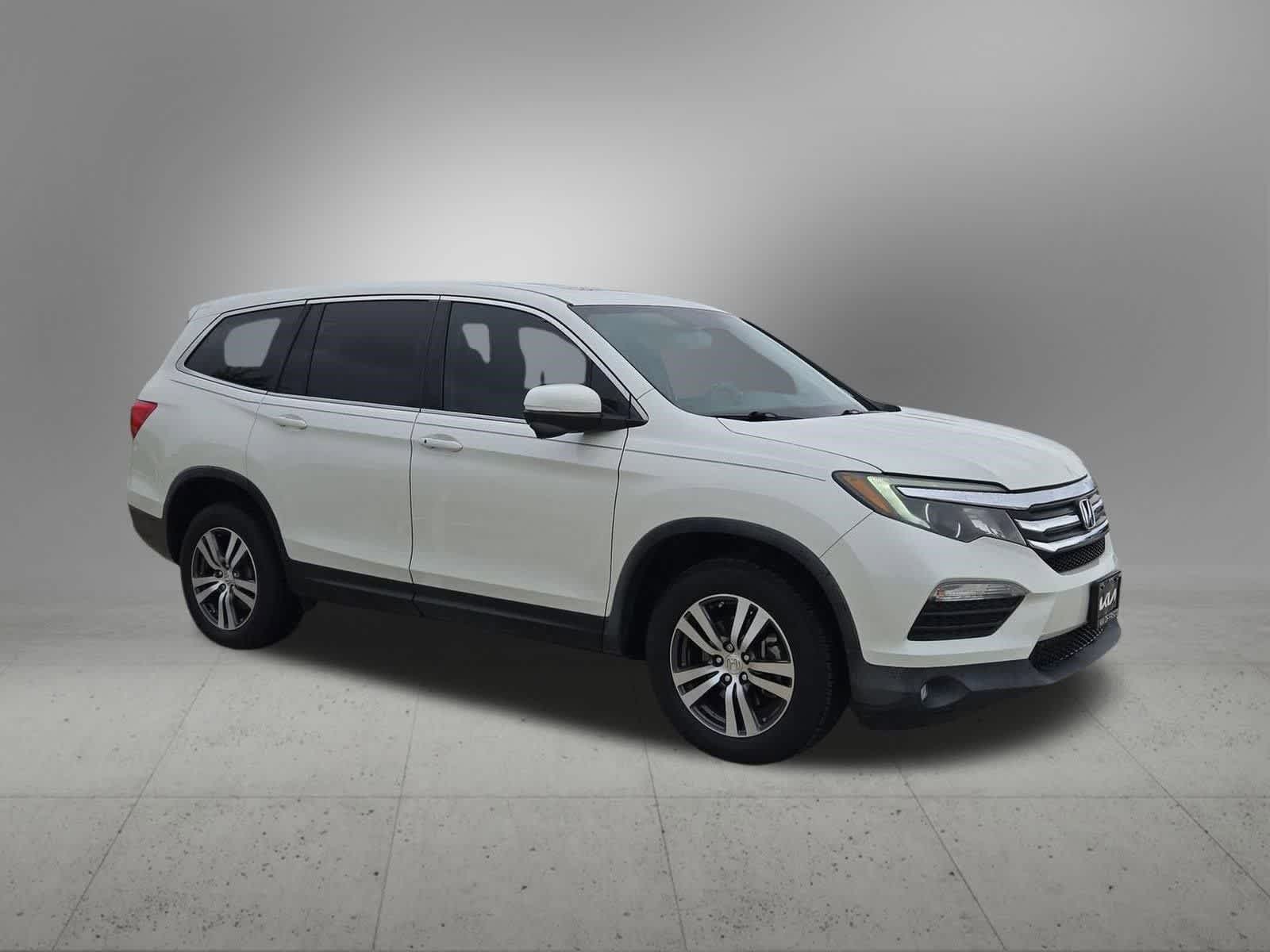 Thumbnail: 2016 Honda Pilot - 8