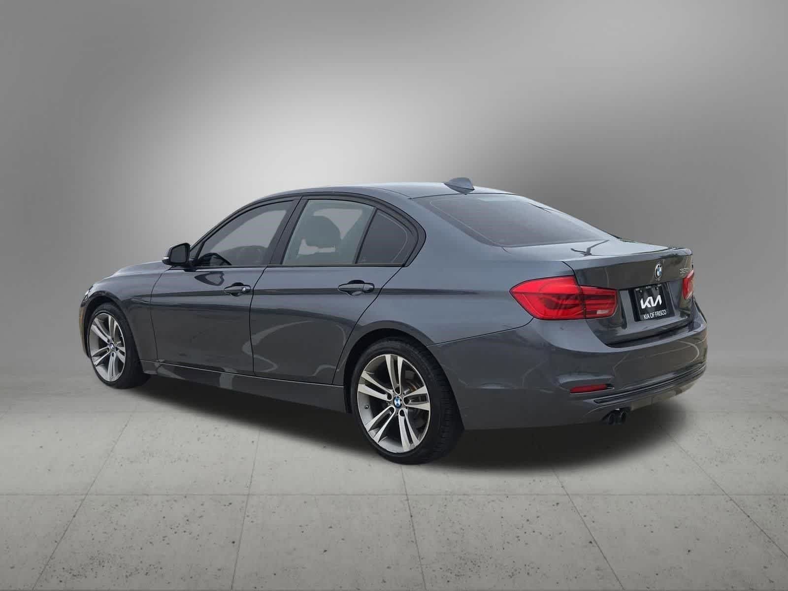 Thumbnail: 2016 BMW 3 Series - 4