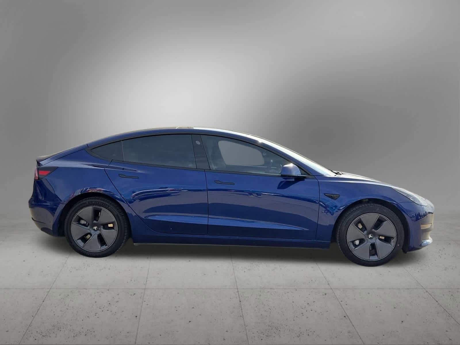 Thumbnail: 2023 Tesla Model 3 - 7