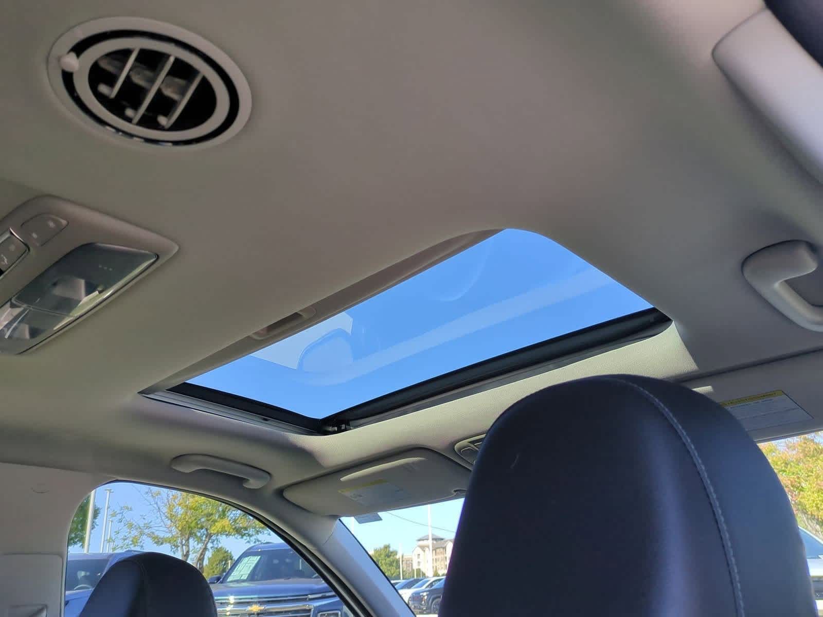 Thumbnail: 2023 Kia Telluride - 21