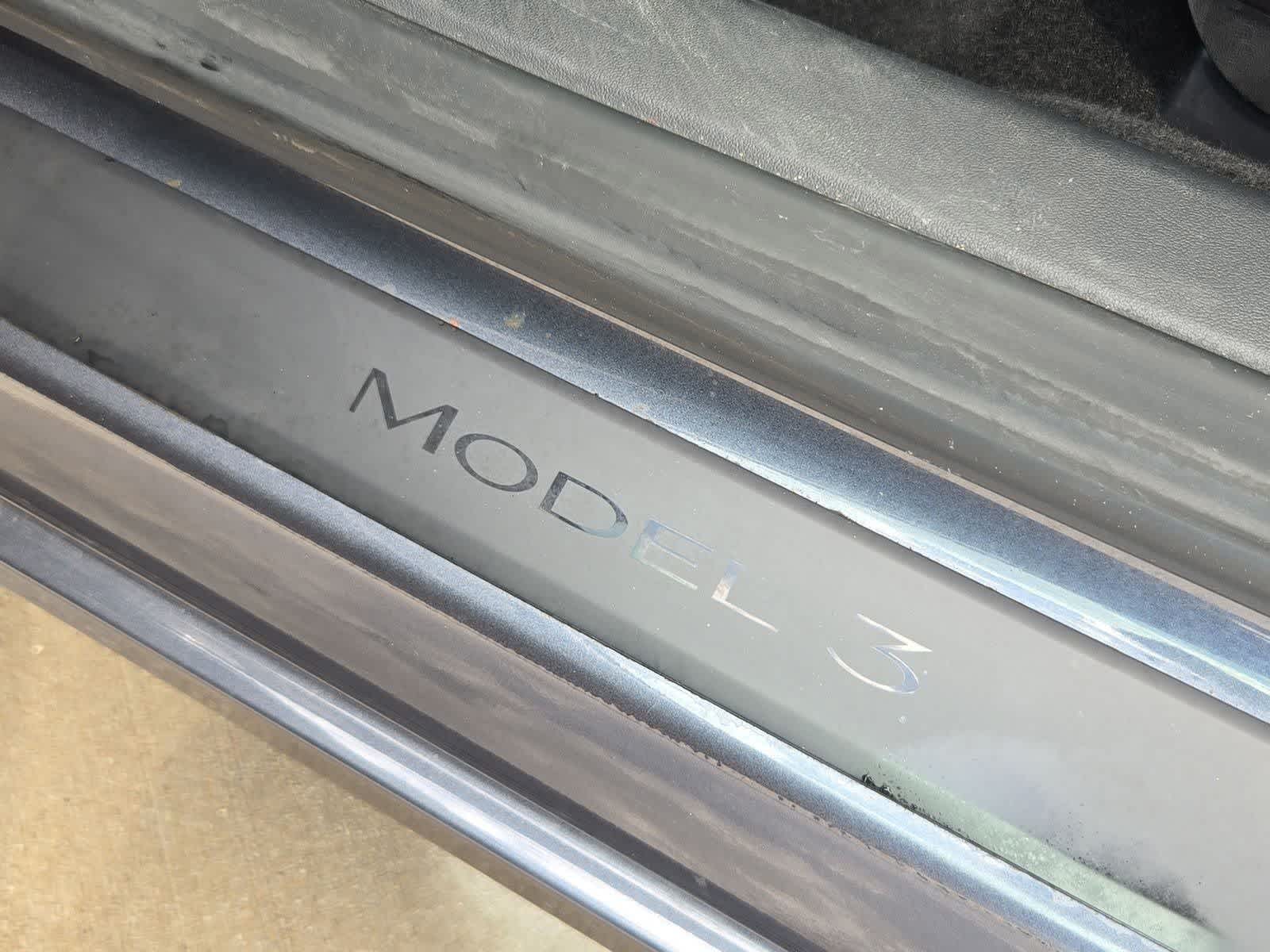Thumbnail: 2023 Tesla Model 3 - 15