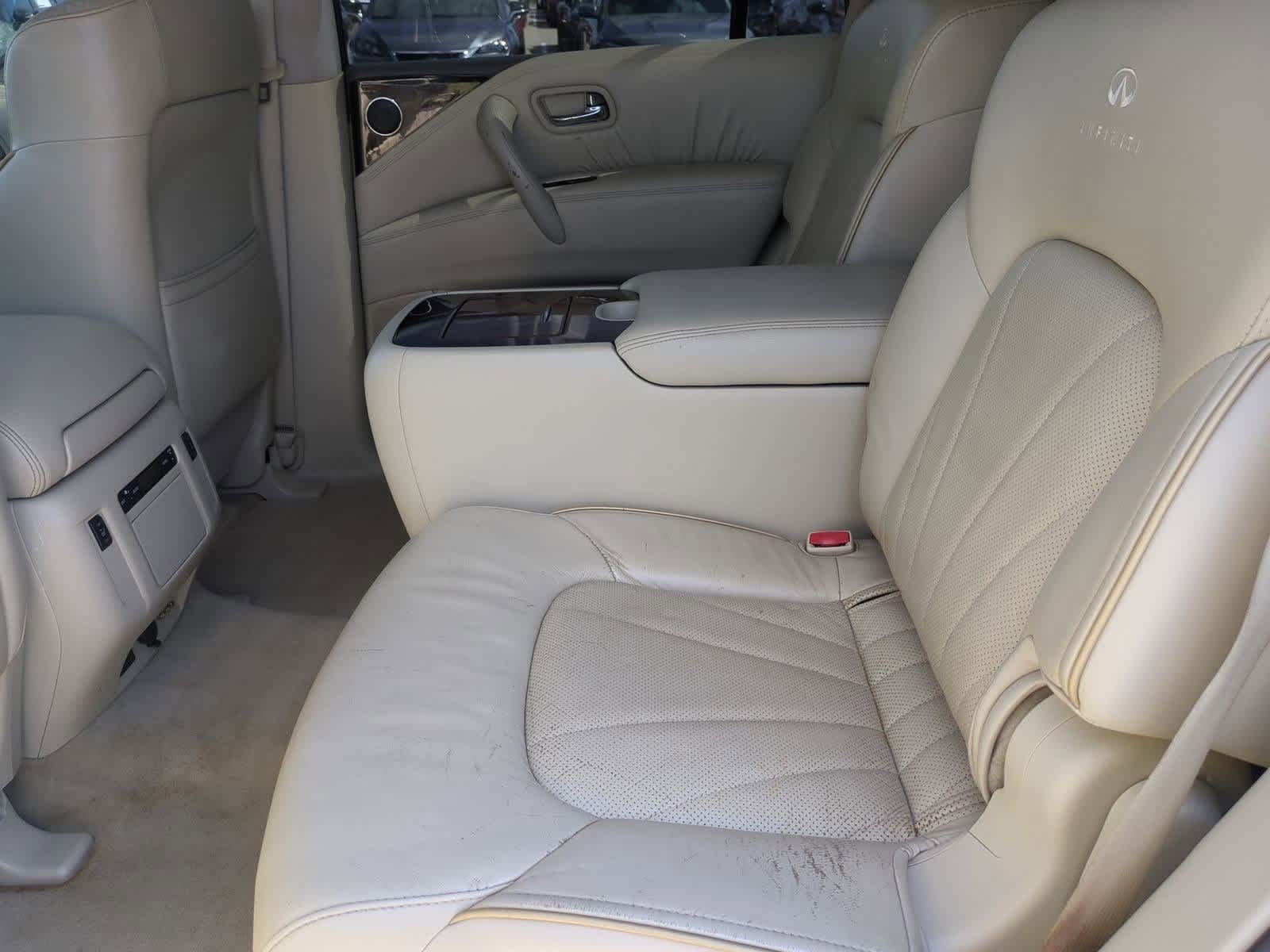 Thumbnail: 2011 INFINITI QX56 - 20