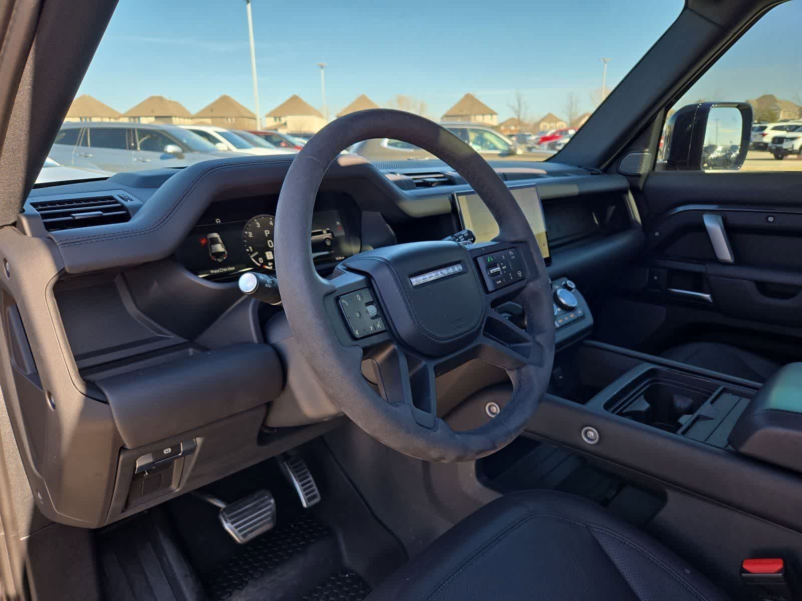 Thumbnail: 2023 Land Rover Defender - 2