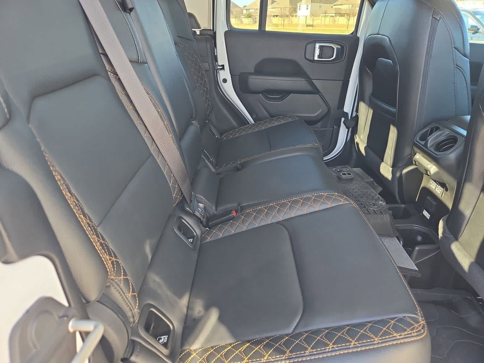 Thumbnail: 2023 Jeep Gladiator - 17