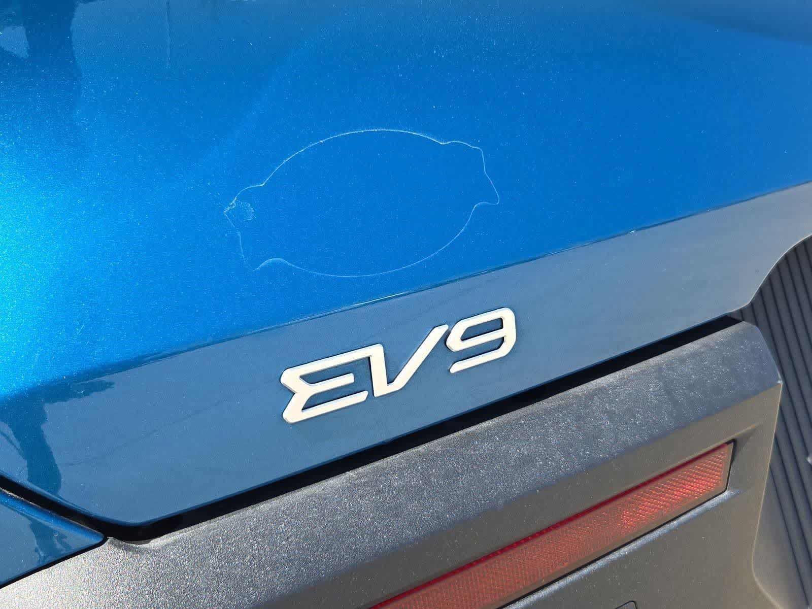 Thumbnail: 2024 Kia EV9 - 11