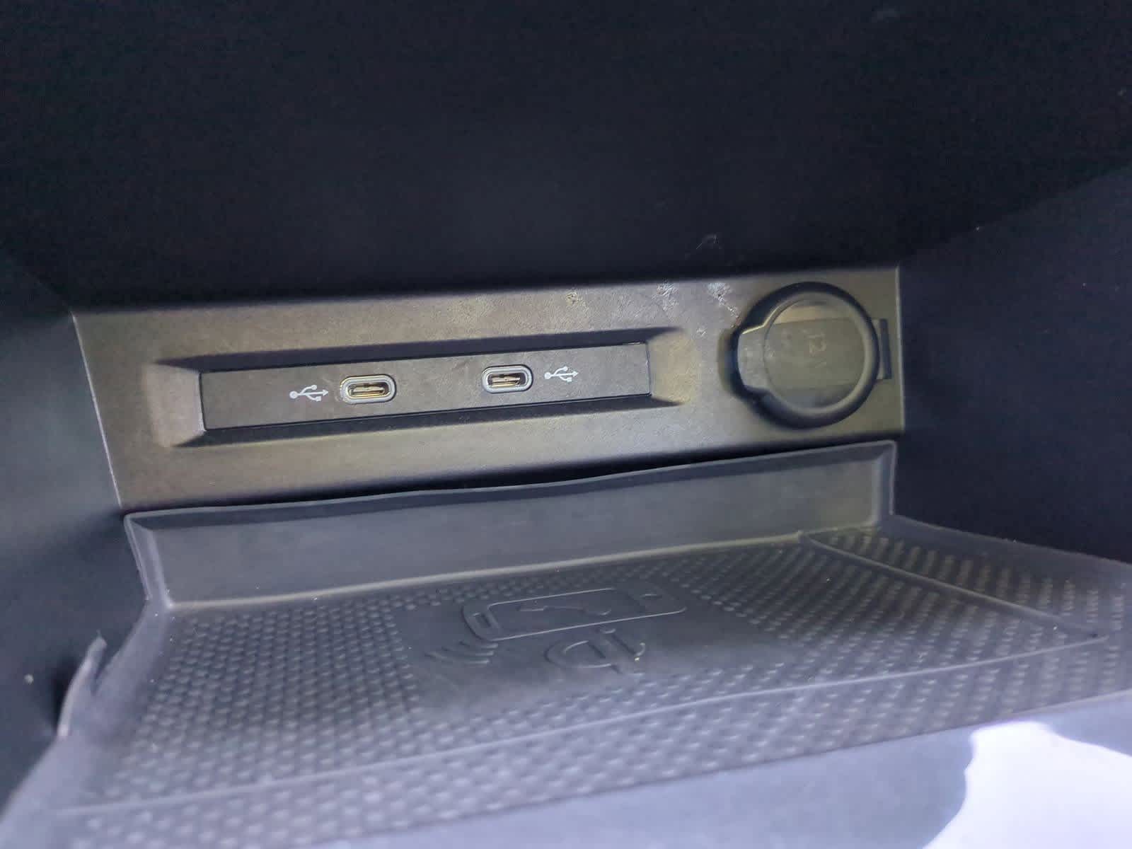 Thumbnail: 2022 Volkswagen Tiguan - 30