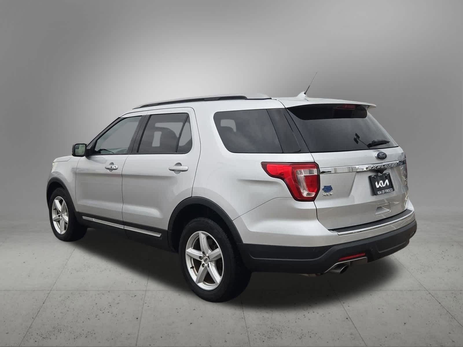 2018 Ford Explorer XLT photo 4